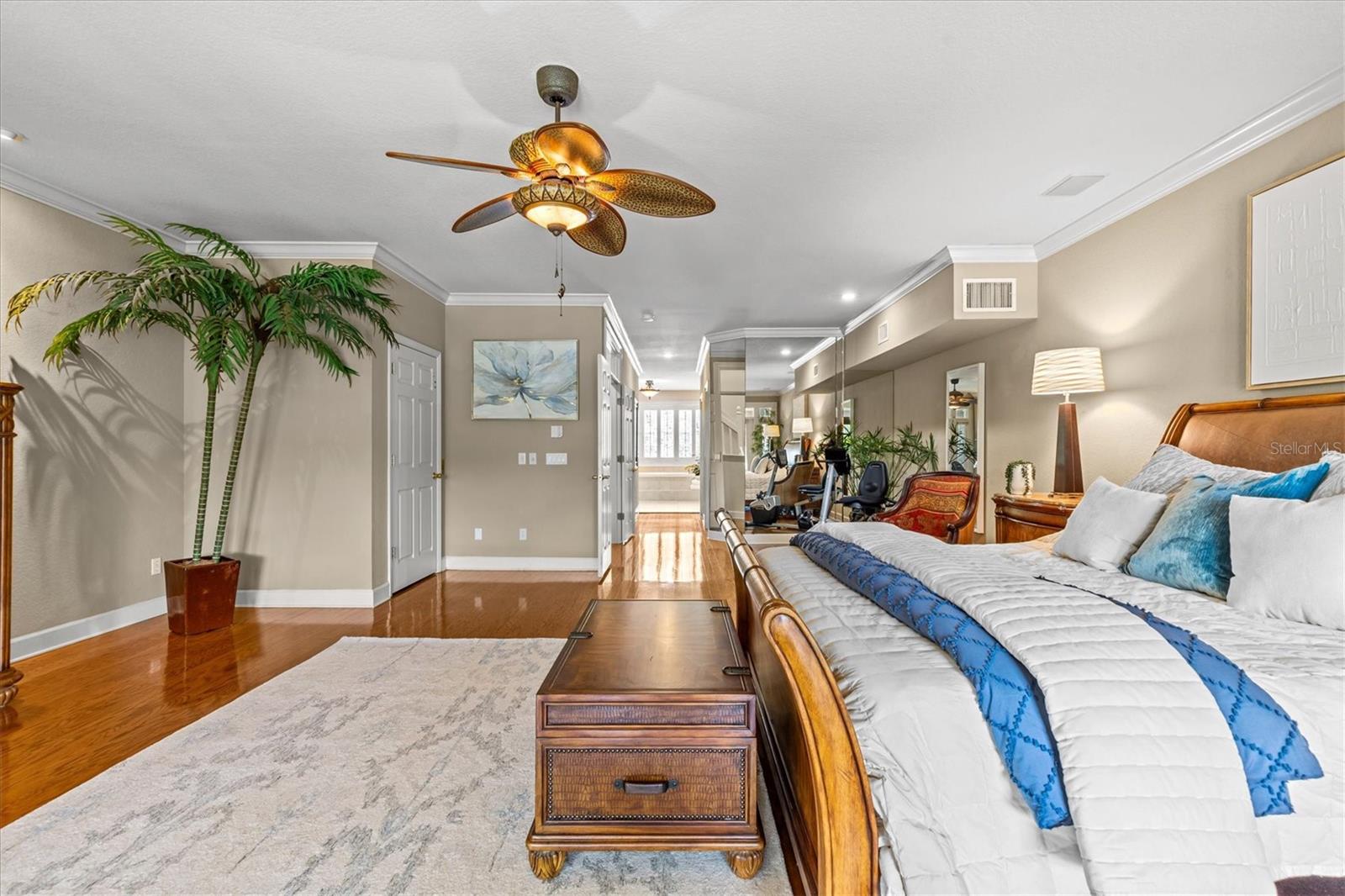 Listing photo id 28 for 1622 Lago Vista Boulevard