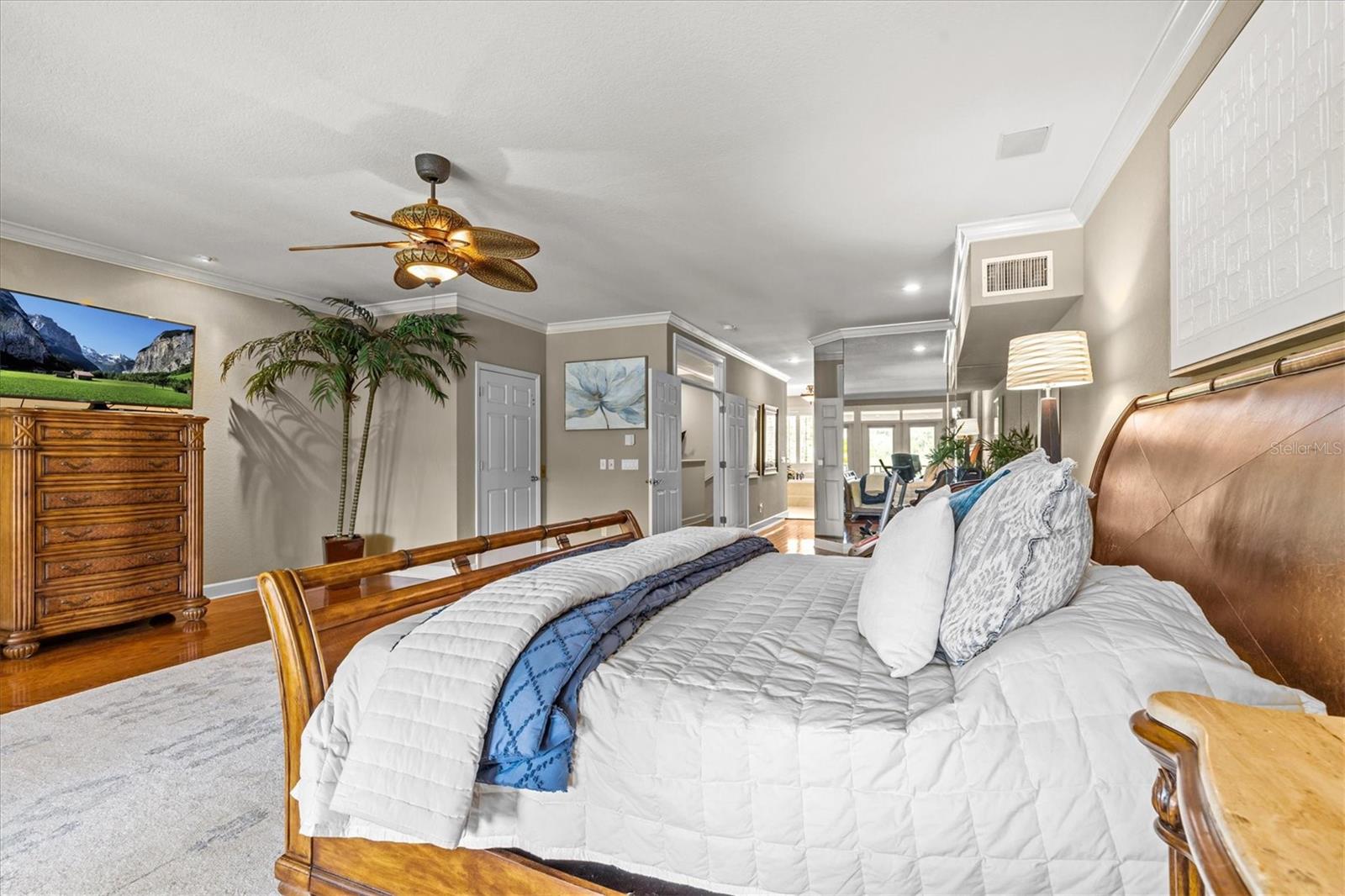 Listing photo id 29 for 1622 Lago Vista Boulevard