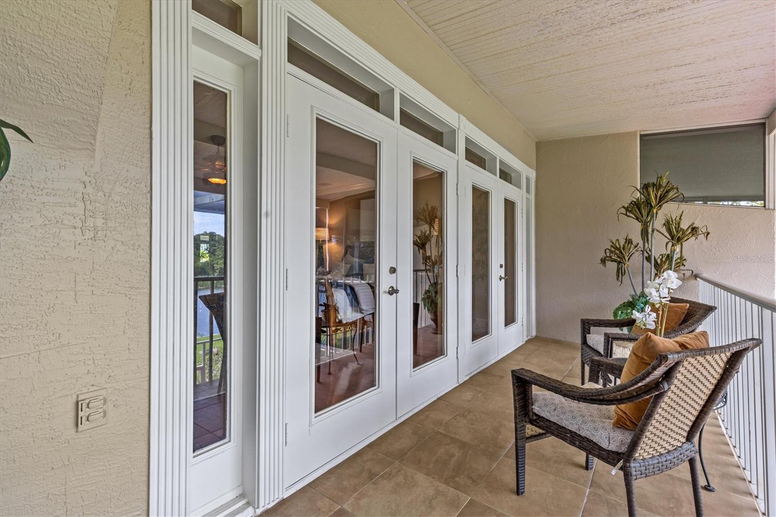 Listing photo id 32 for 1622 Lago Vista Boulevard