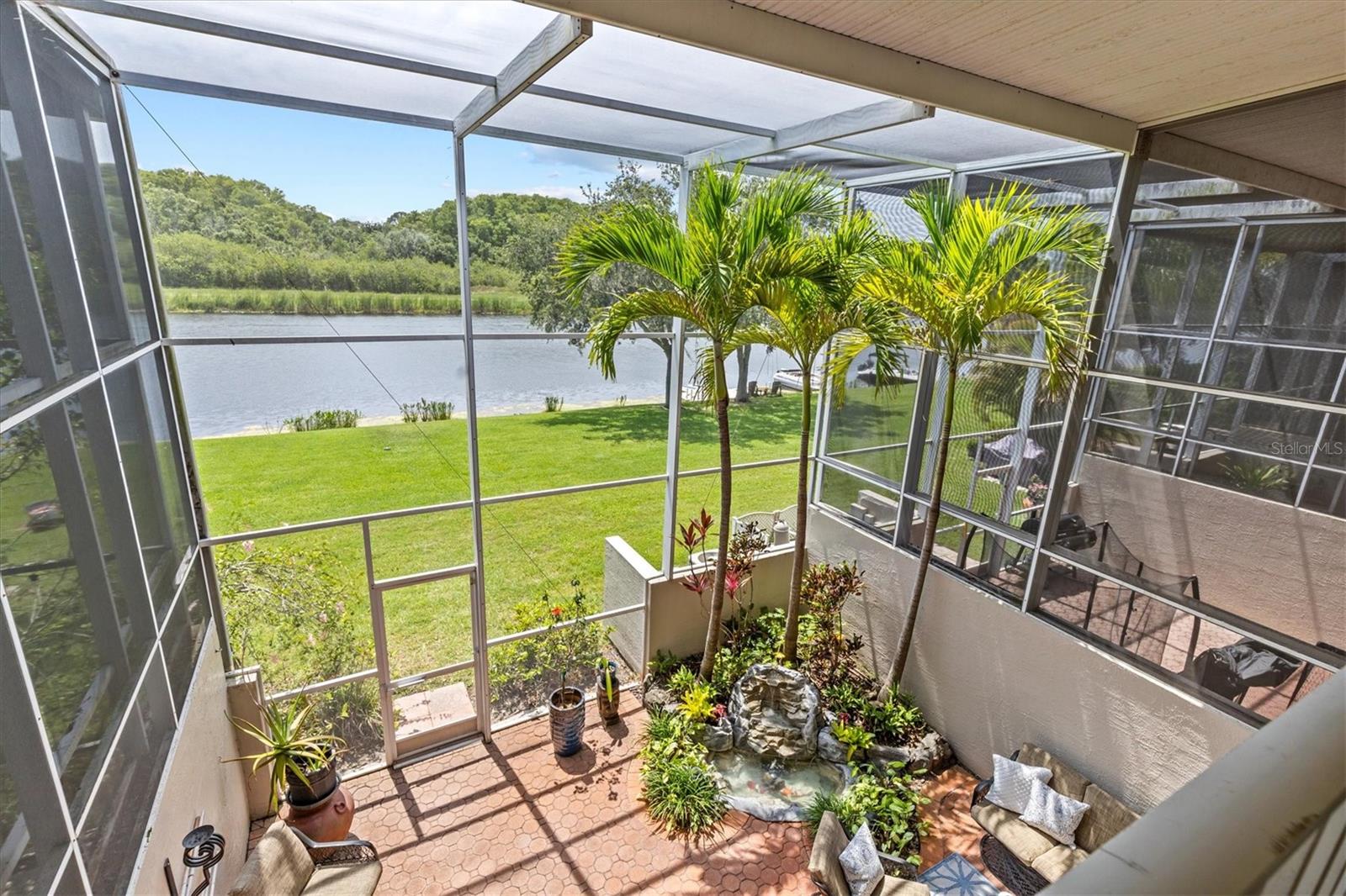 Listing photo id 33 for 1622 Lago Vista Boulevard