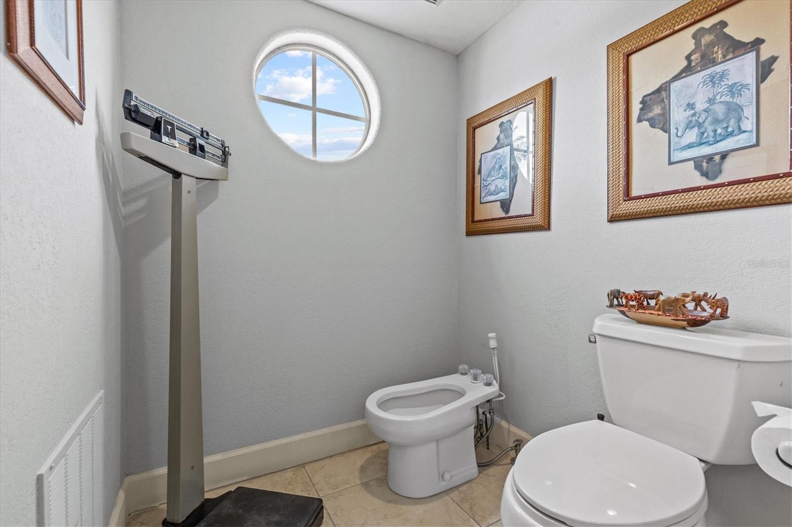 Listing photo id 35 for 1622 Lago Vista Boulevard