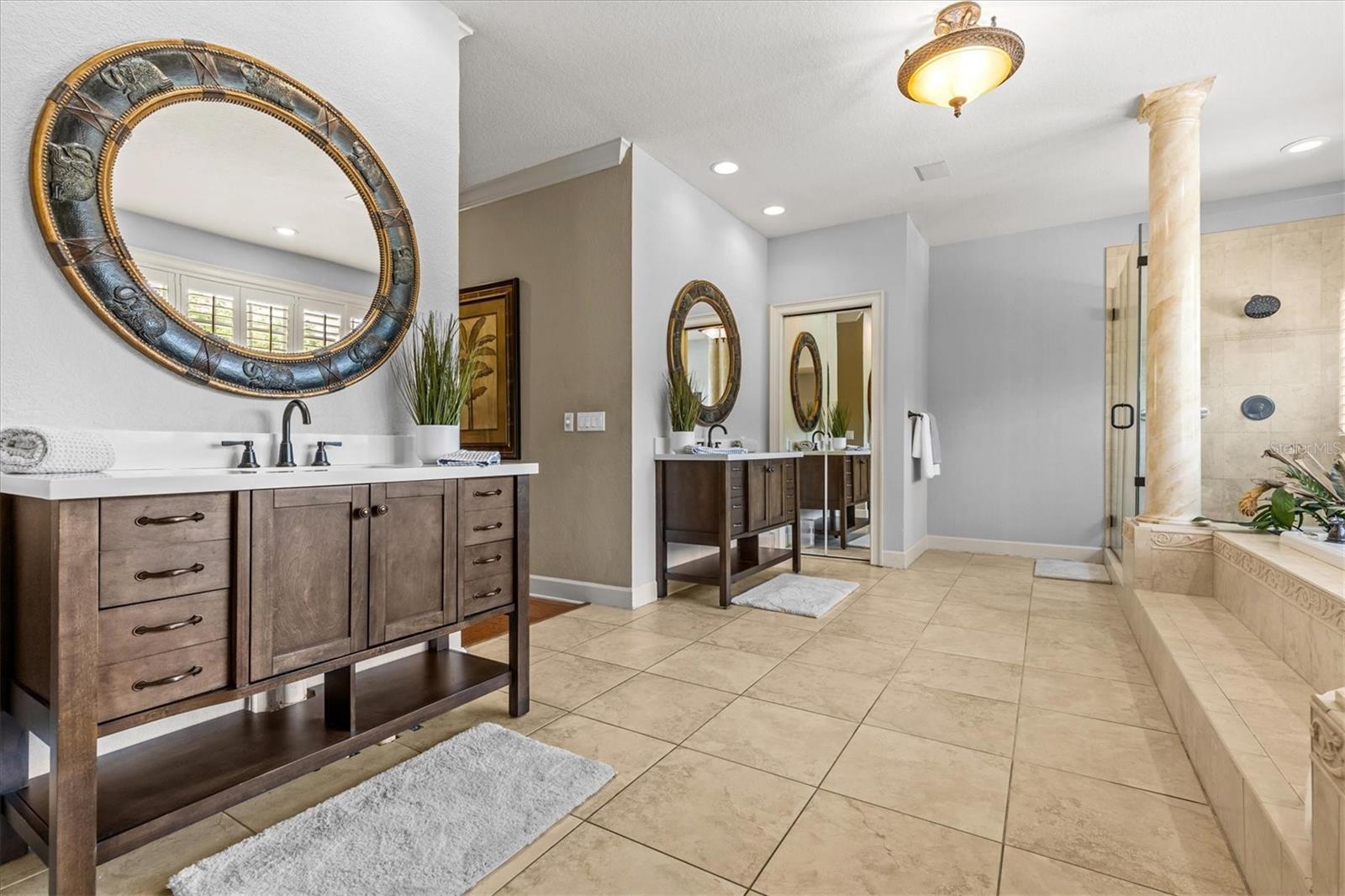 Listing photo id 36 for 1622 Lago Vista Boulevard