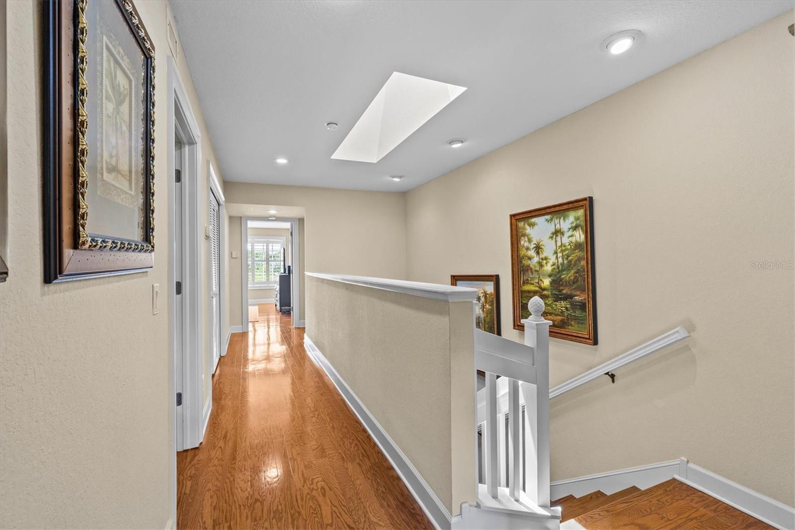 Listing photo id 40 for 1622 Lago Vista Boulevard