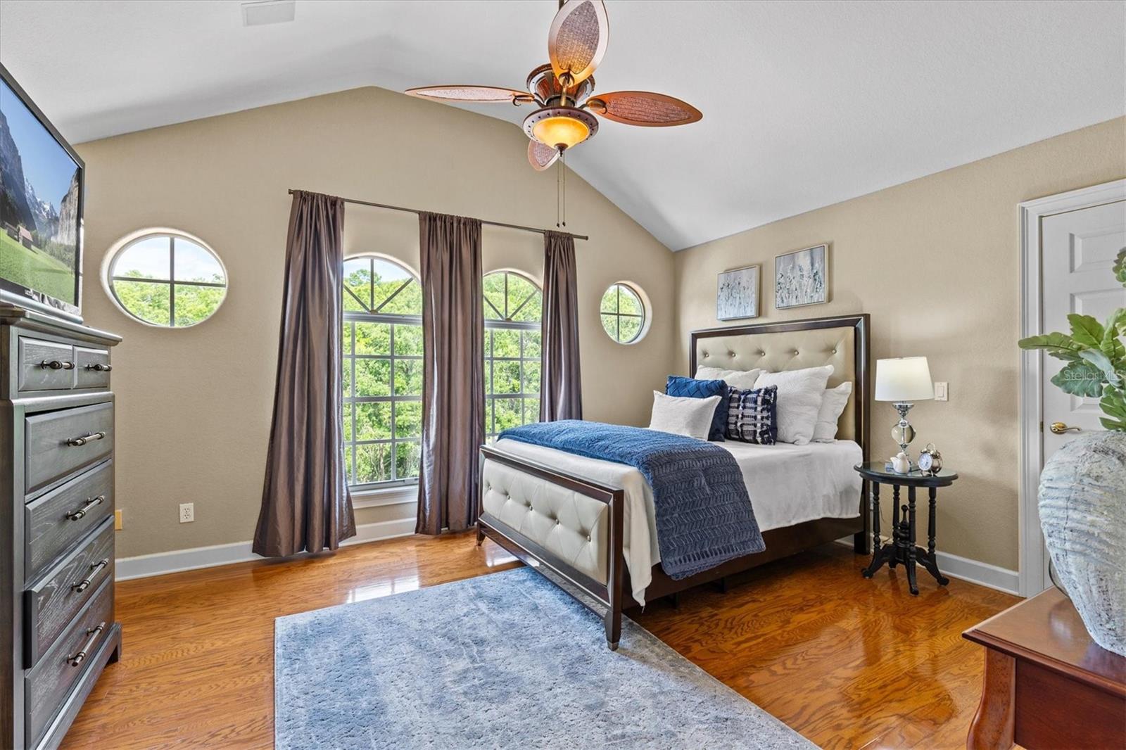 Listing photo id 41 for 1622 Lago Vista Boulevard