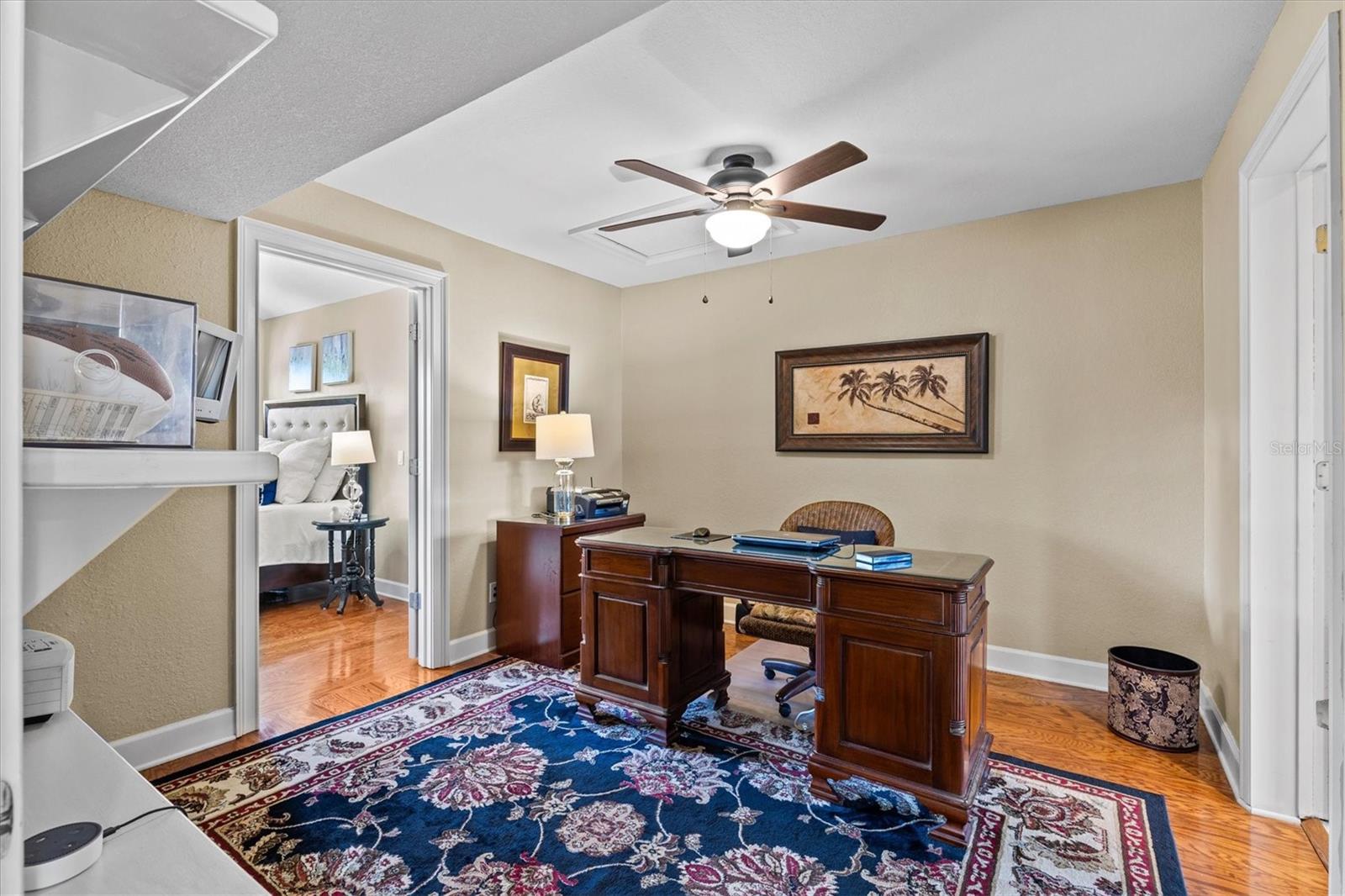 Listing photo id 44 for 1622 Lago Vista Boulevard