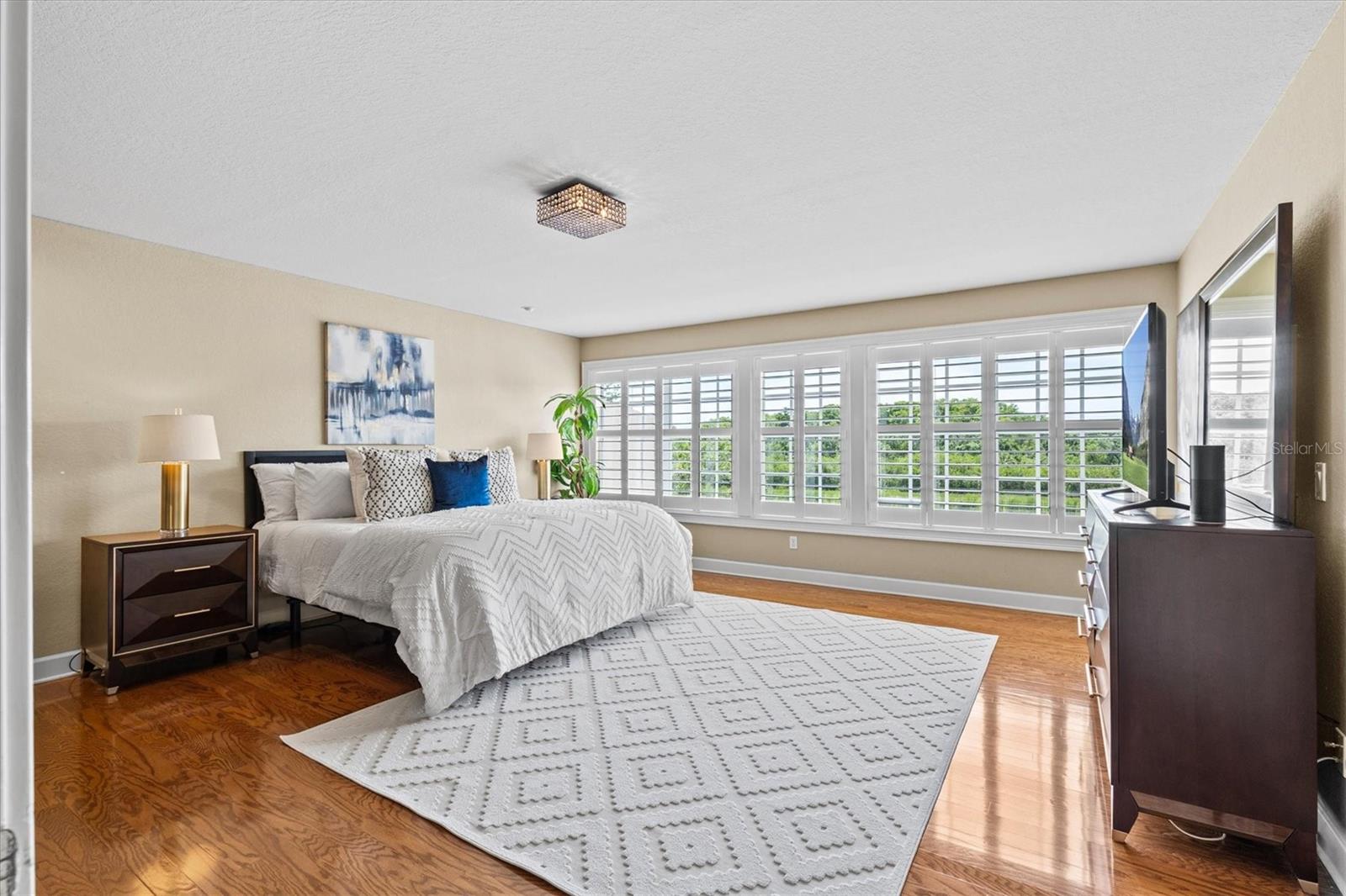 Listing photo id 48 for 1622 Lago Vista Boulevard