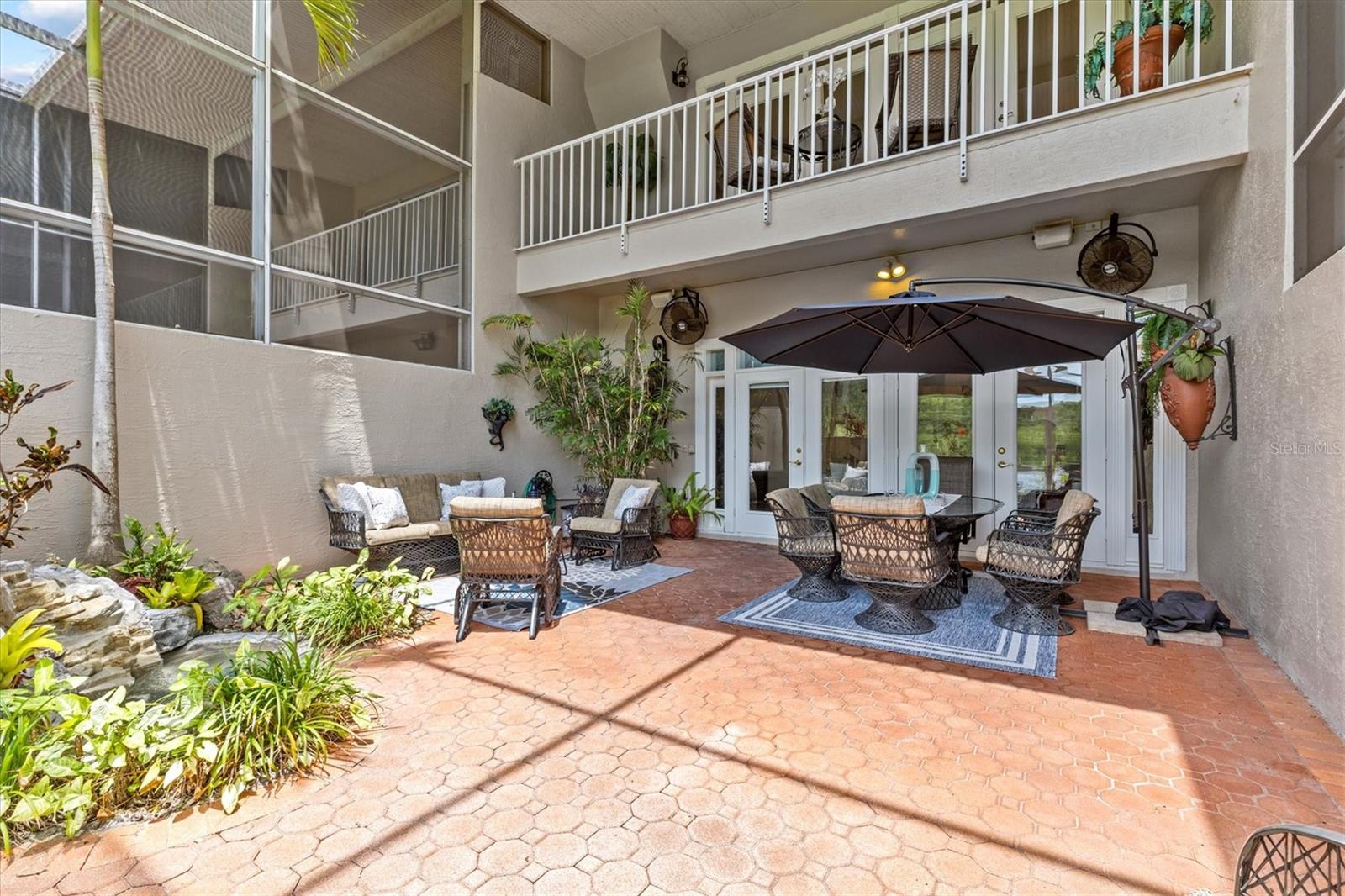 Listing photo id 51 for 1622 Lago Vista Boulevard
