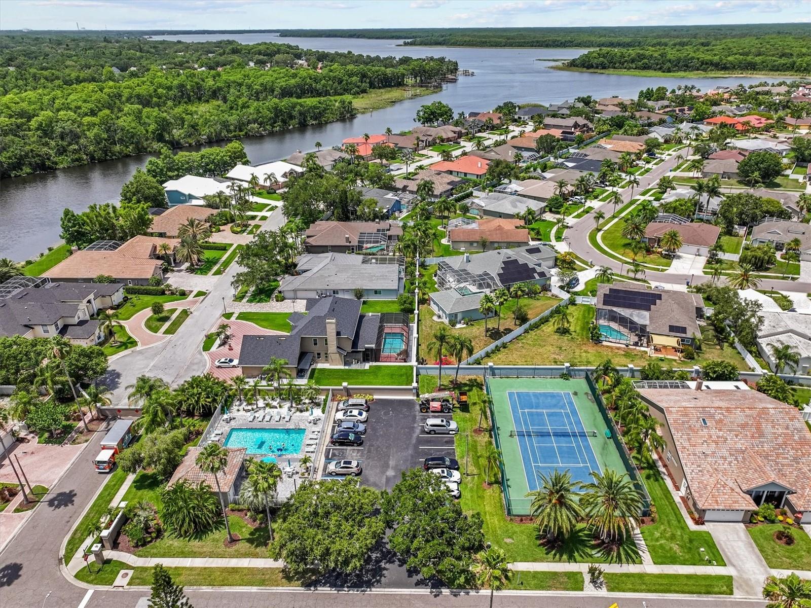 Listing photo id 59 for 1622 Lago Vista Boulevard