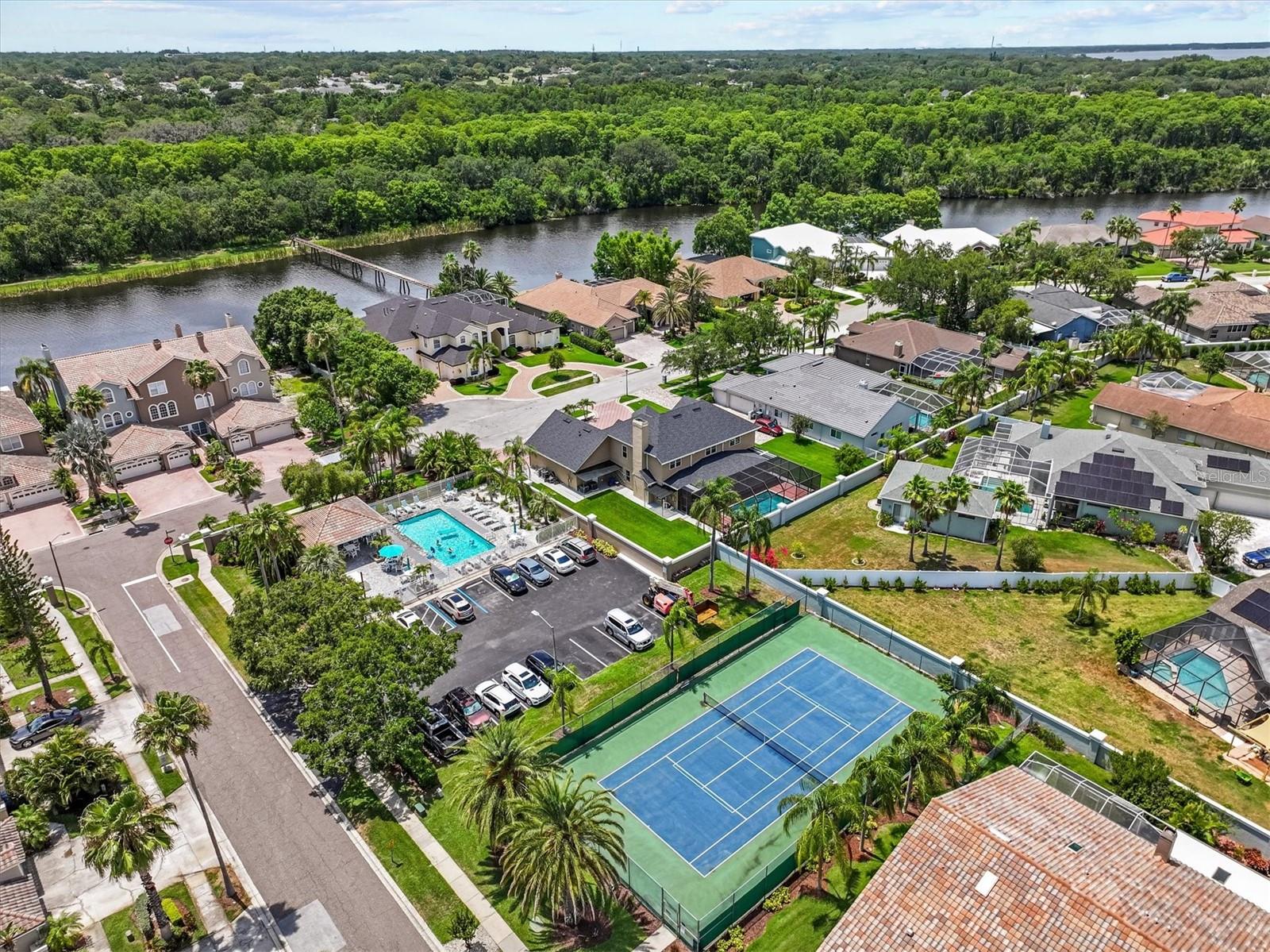Listing photo id 60 for 1622 Lago Vista Boulevard