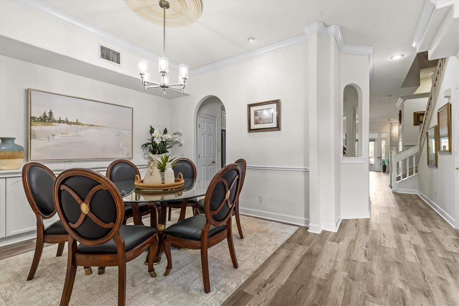 Listing photo id 6 for 1622 Lago Vista Boulevard