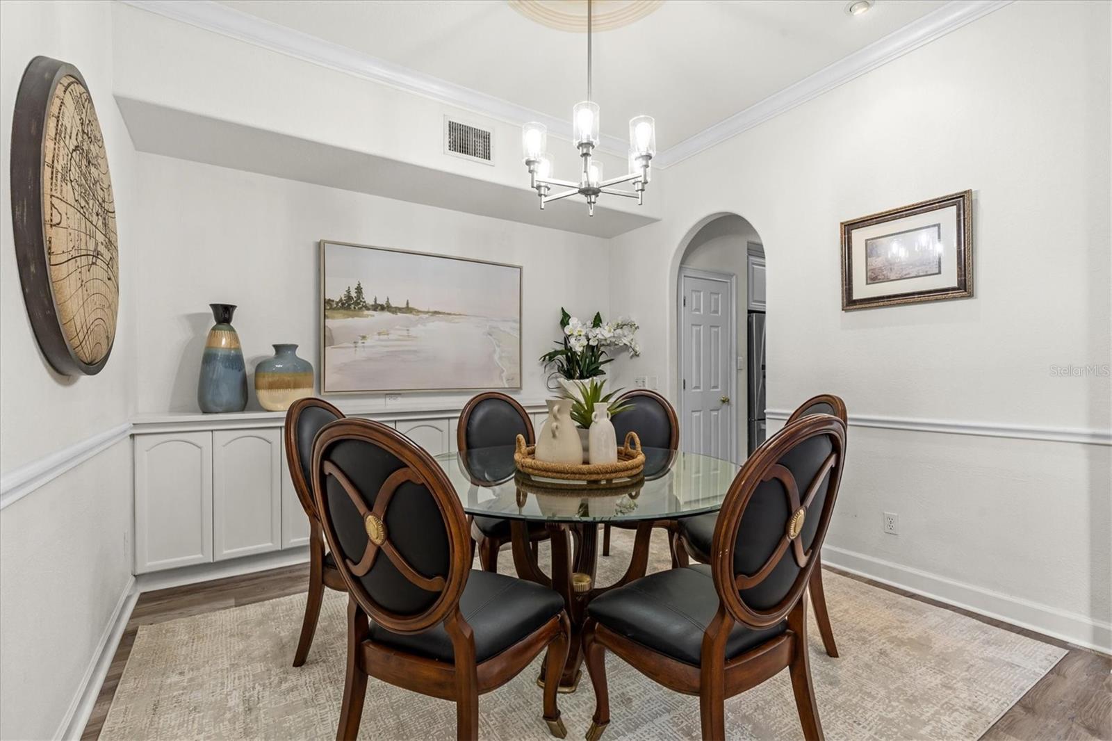 Listing photo id 7 for 1622 Lago Vista Boulevard