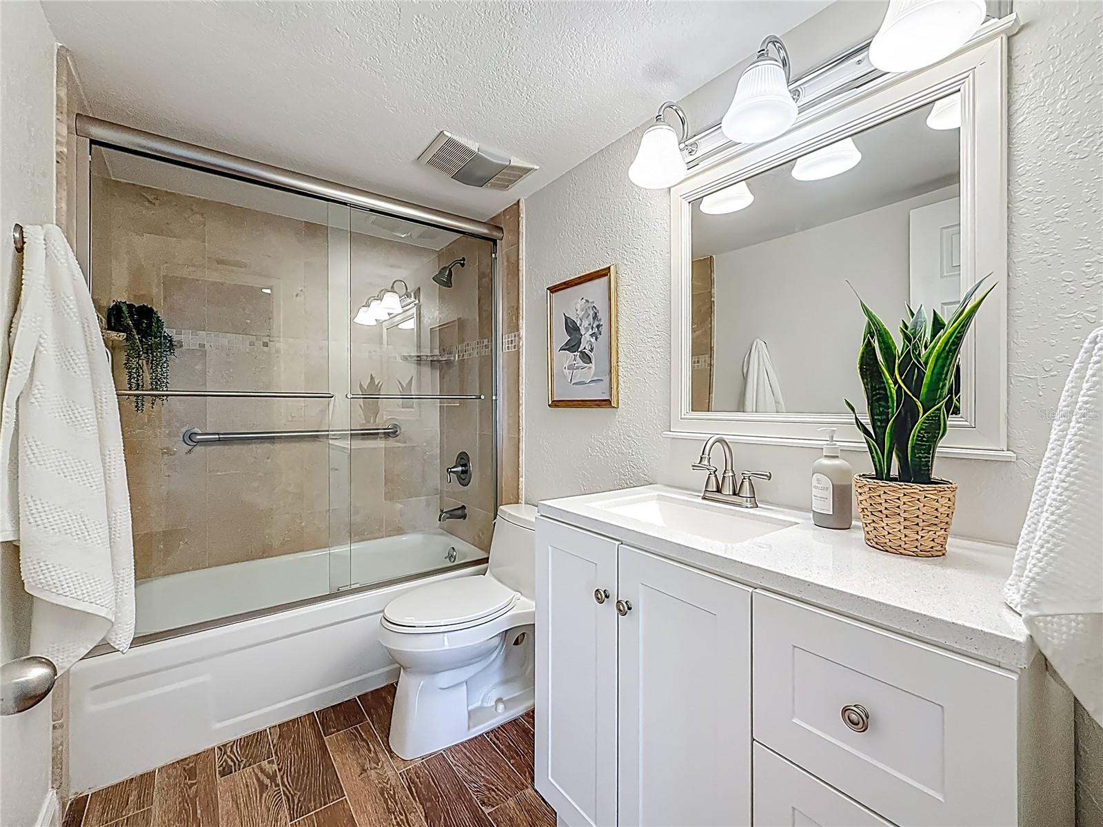 Image 21 of 35 For 105 4th Avenue Ne 426