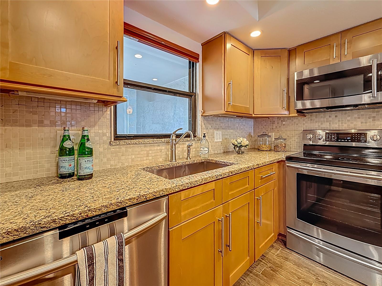 Image 8 of 35 For 105 4th Avenue Ne 426