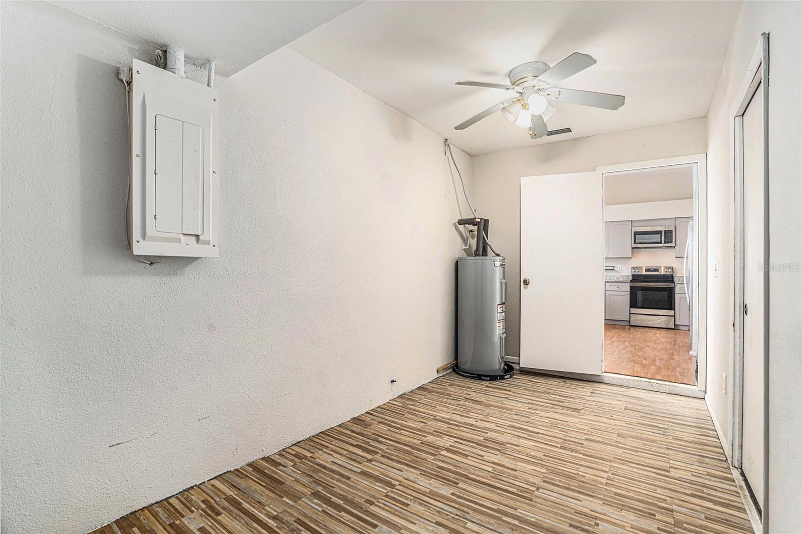 Image 13 of 44 For 11222 Clayridge Drive