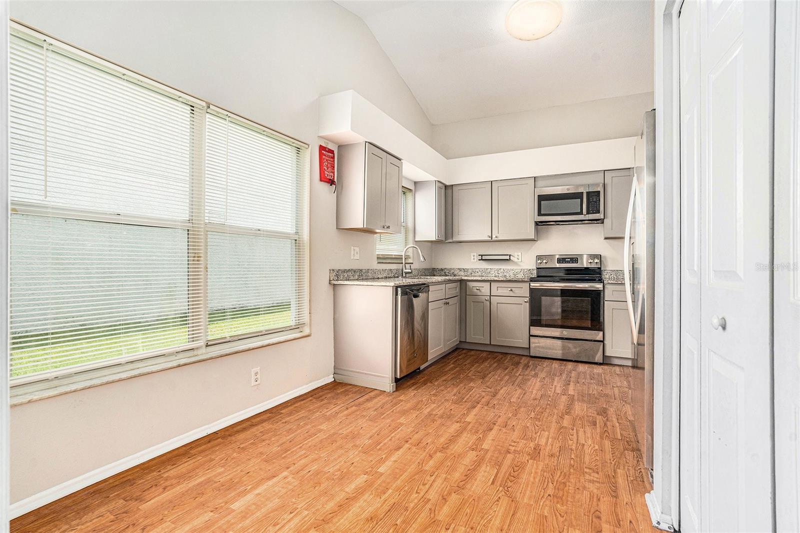 Image 18 of 44 For 11222 Clayridge Drive