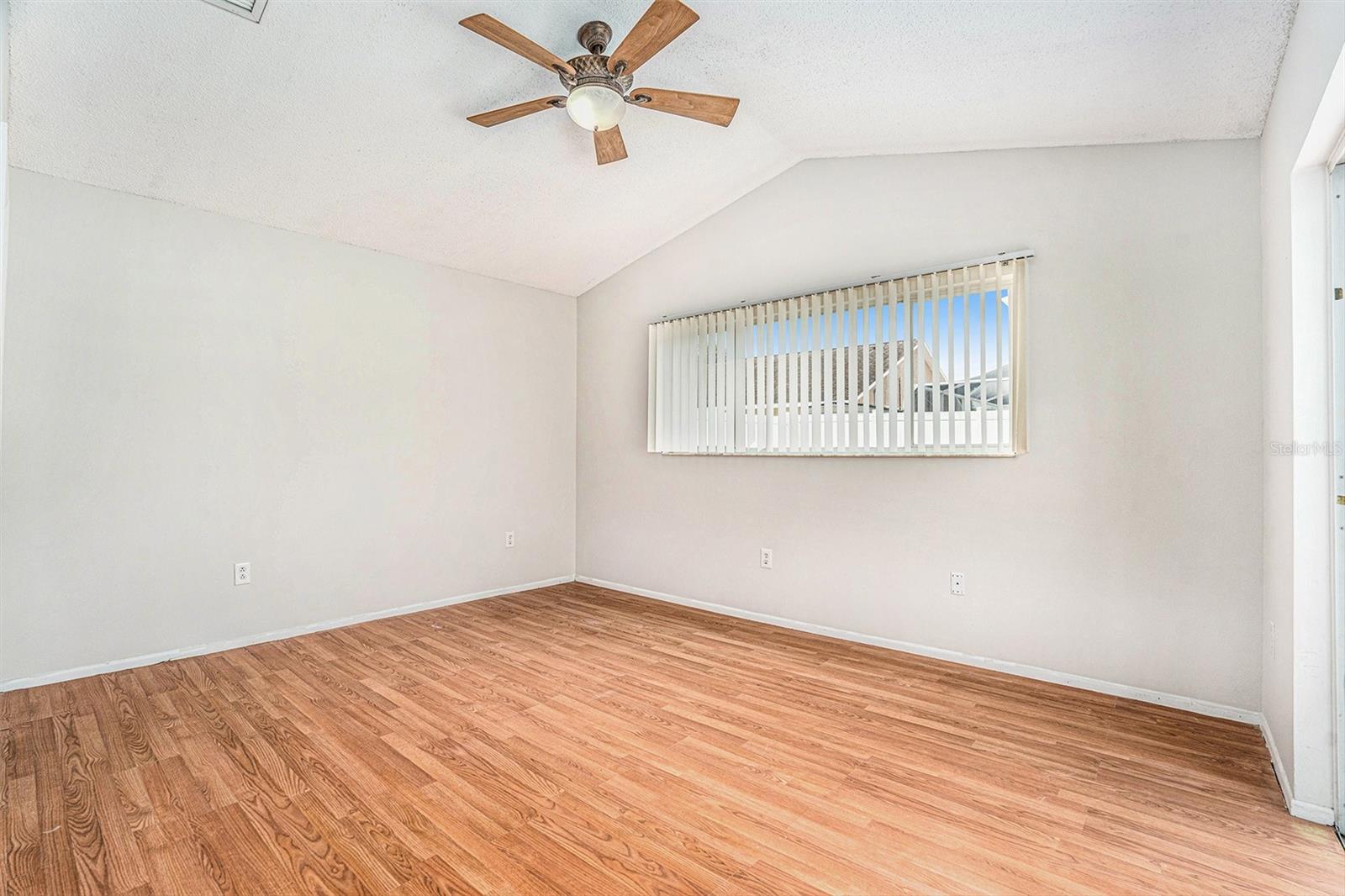 Image 23 of 44 For 11222 Clayridge Drive