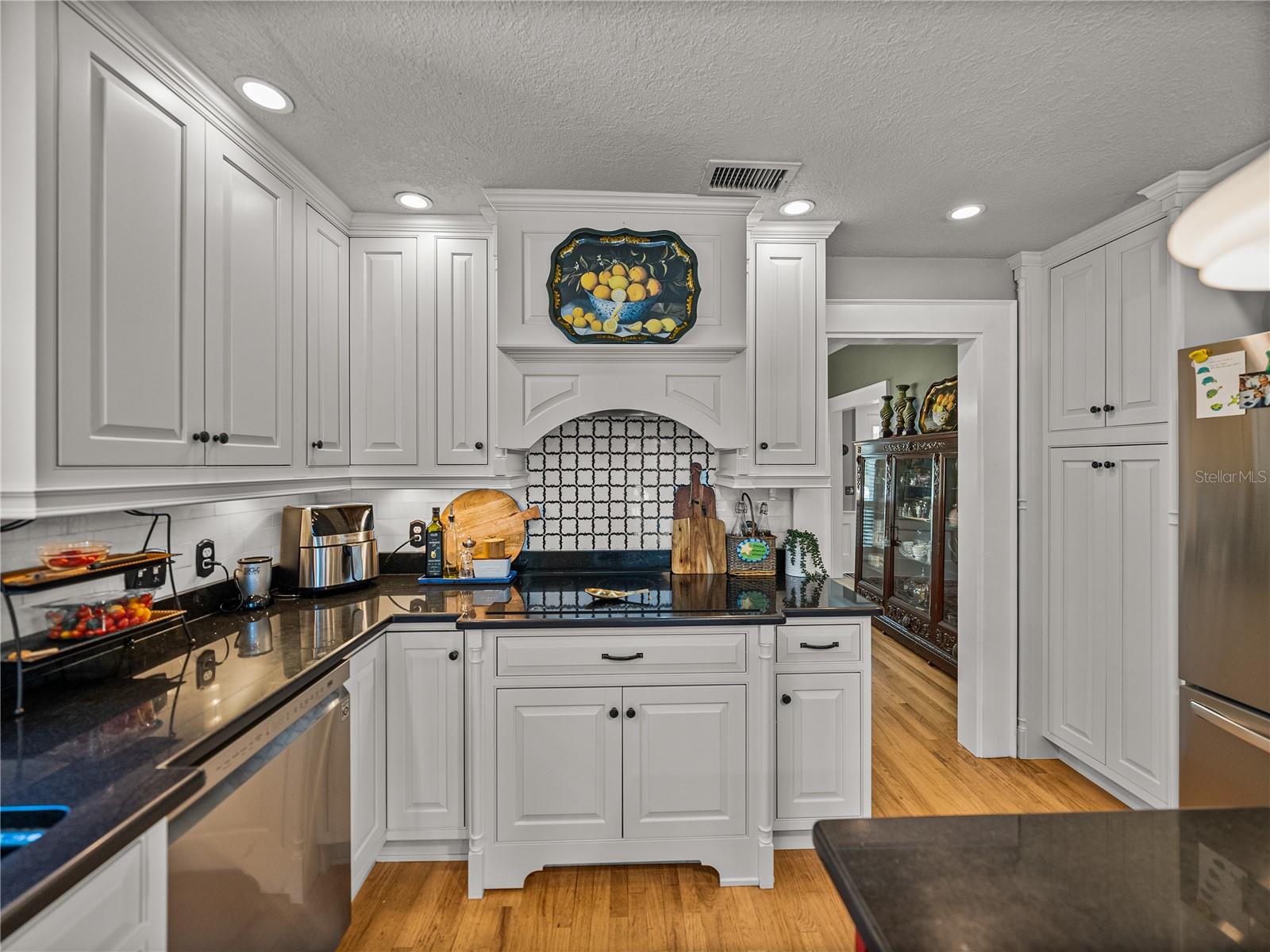 Image 31 of 88 For 4611 Ackerly Way