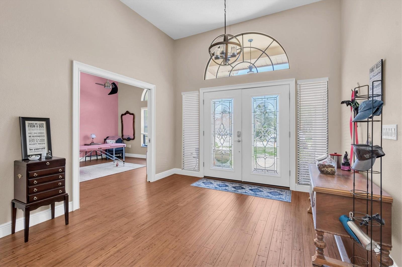 Listing photo id 13 for 4049 Wellington Parkway