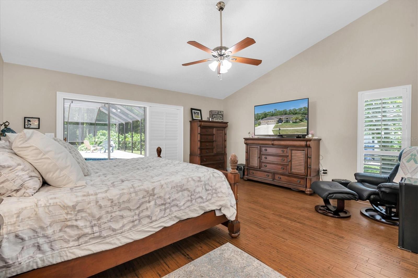 Listing photo id 18 for 4049 Wellington Parkway