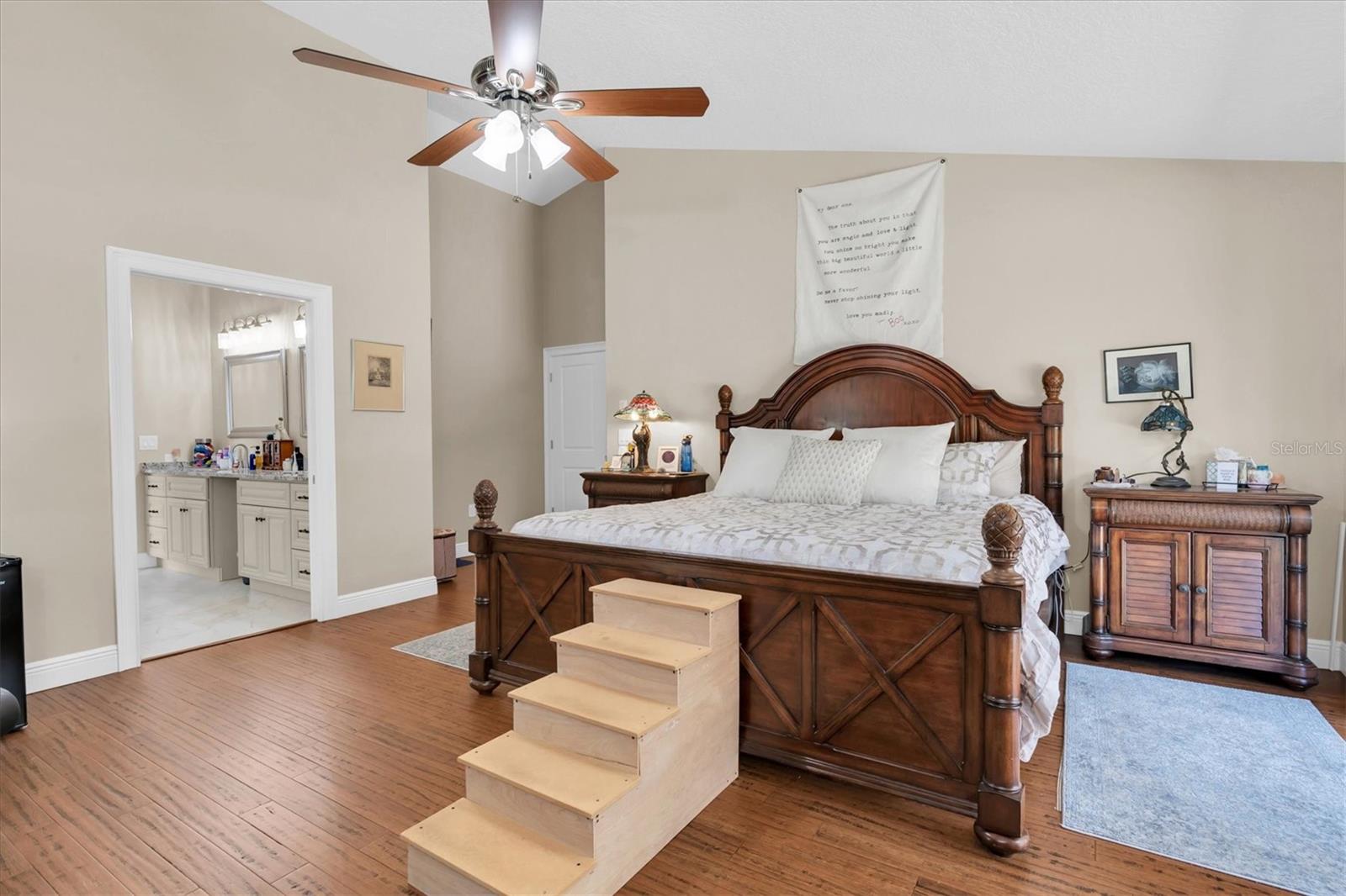 Listing photo id 19 for 4049 Wellington Parkway