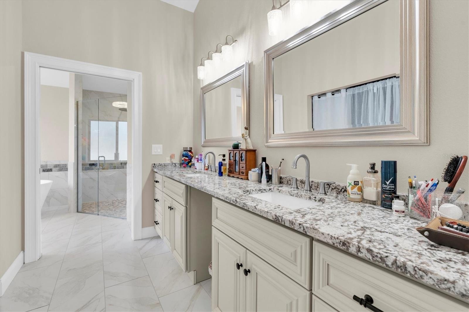 Listing photo id 20 for 4049 Wellington Parkway