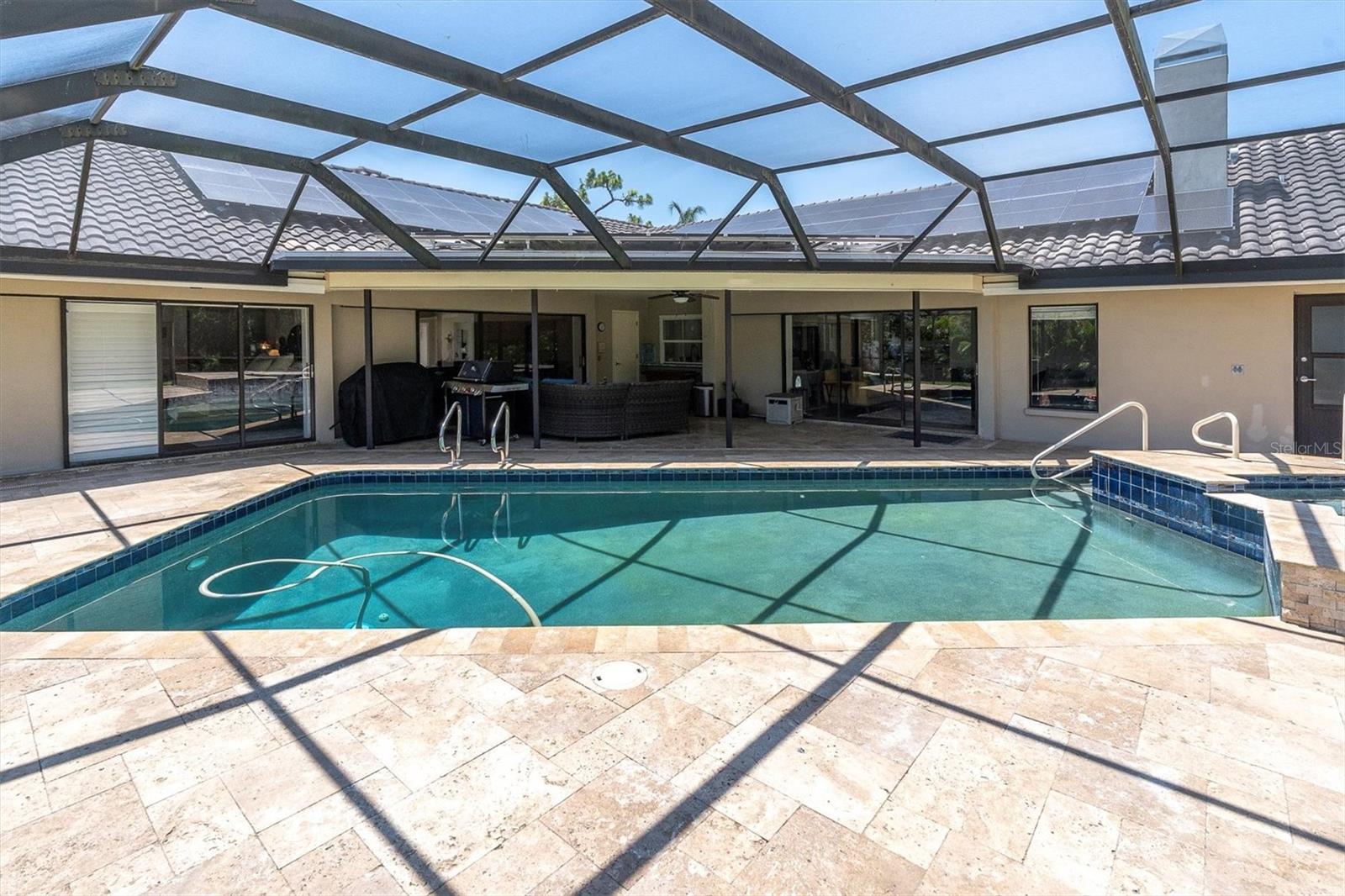 Listing photo id 33 for 4049 Wellington Parkway