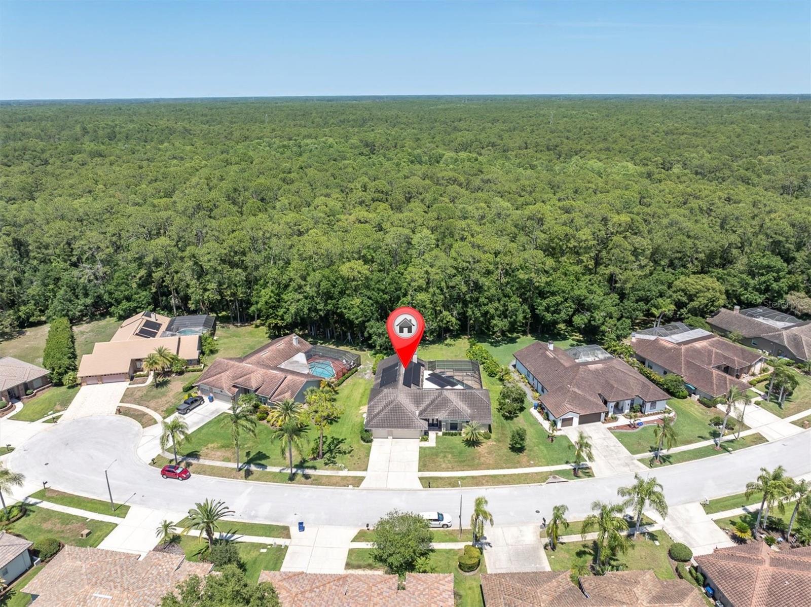 Listing photo id 2 for 4049 Wellington Parkway