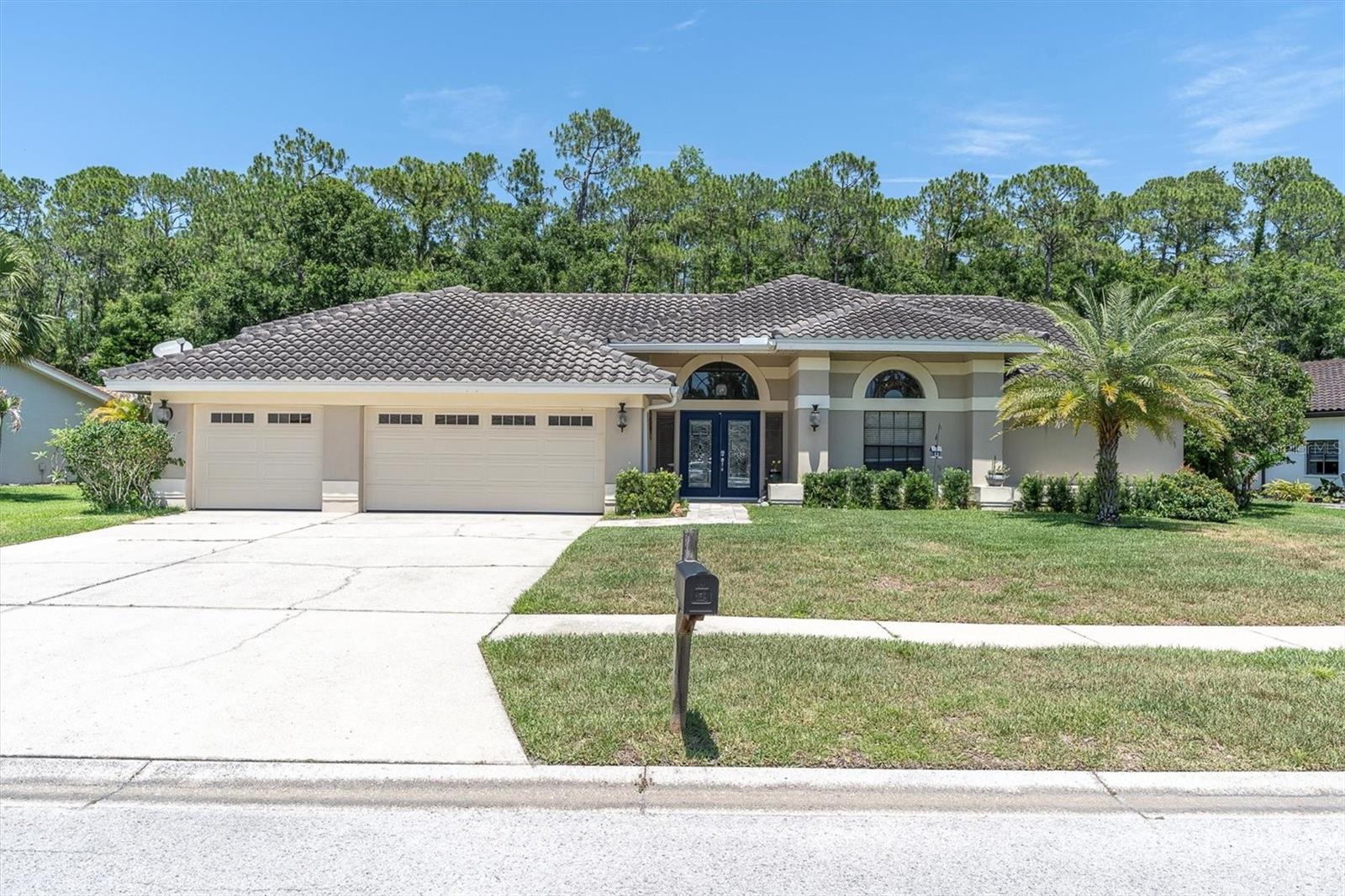 Listing photo id 44 for 4049 Wellington Parkway