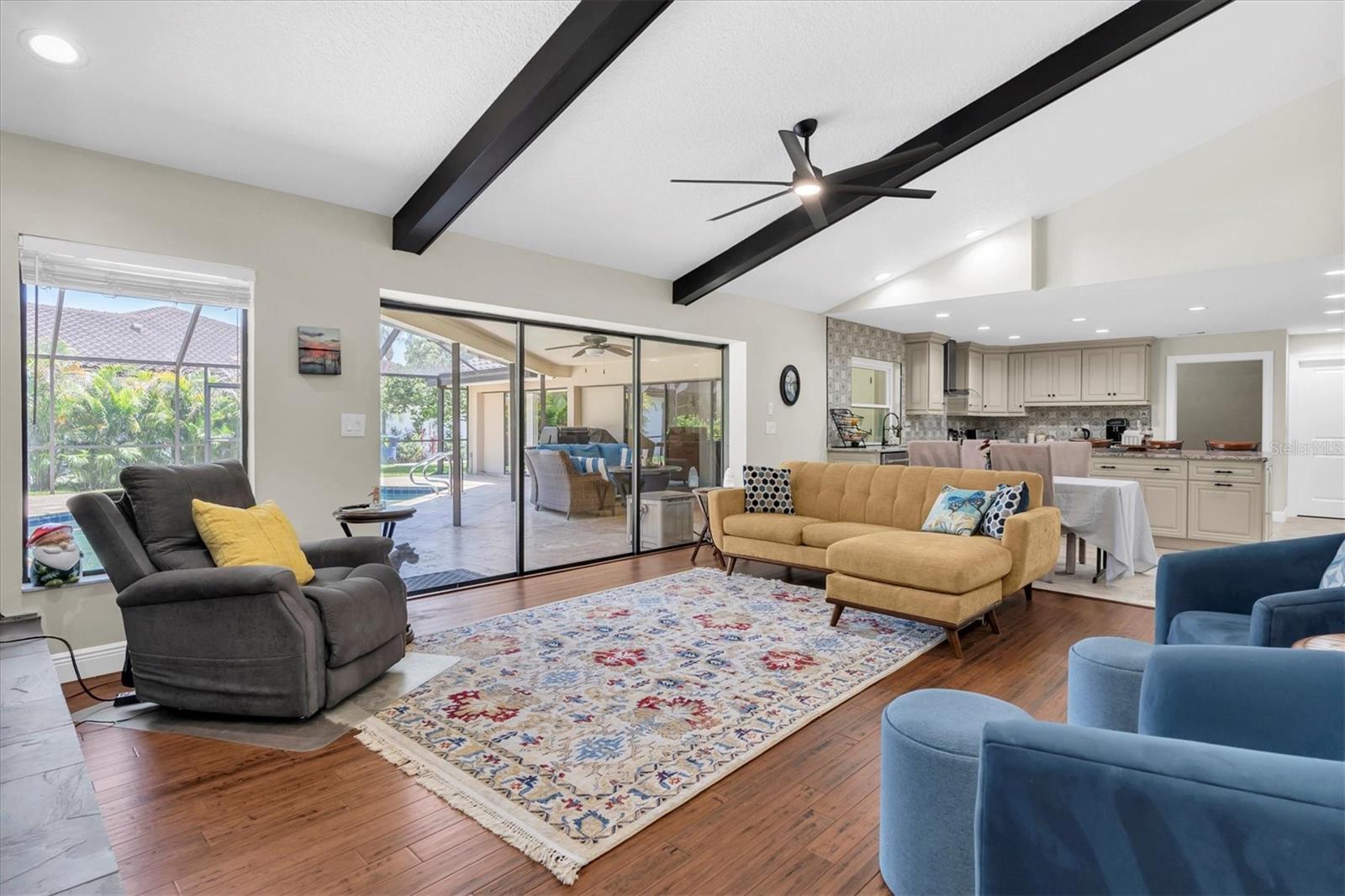 Listing photo id 4 for 4049 Wellington Parkway