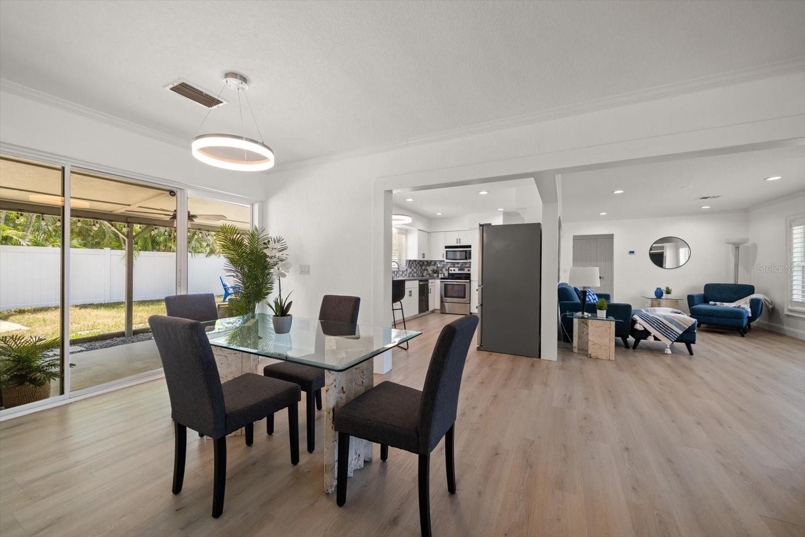 Image 14 of 58 For 13514 Oval Drive W