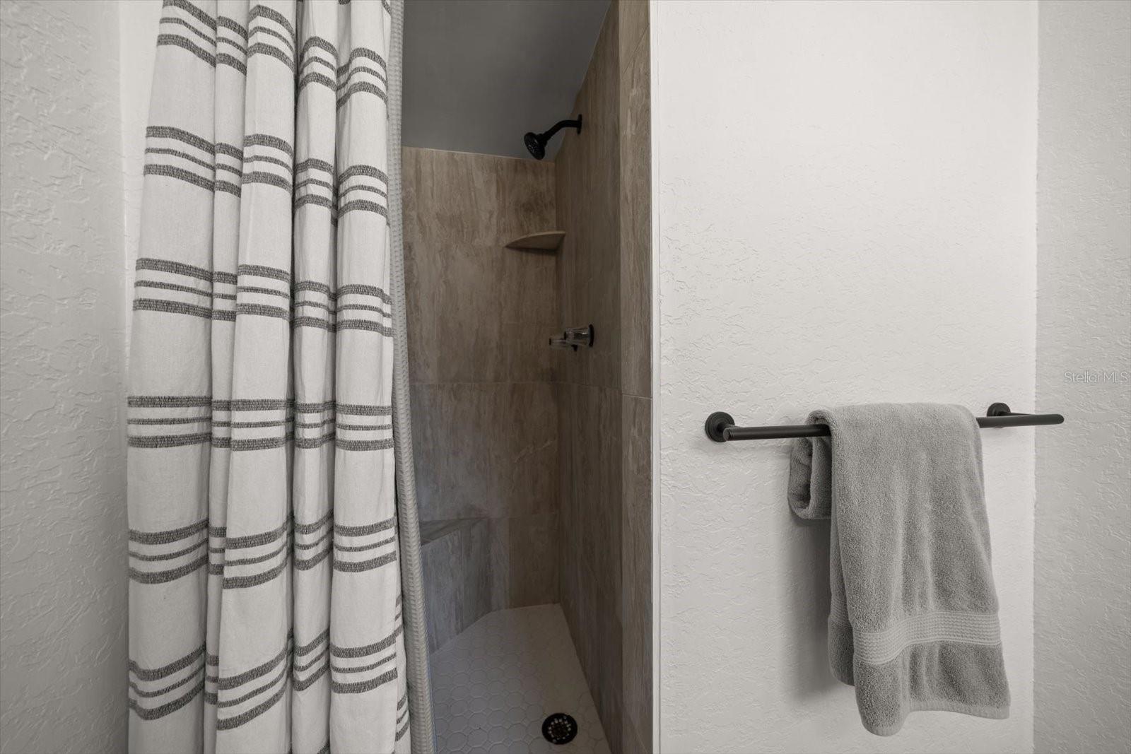 Image 27 of 58 For 13514 Oval Drive W