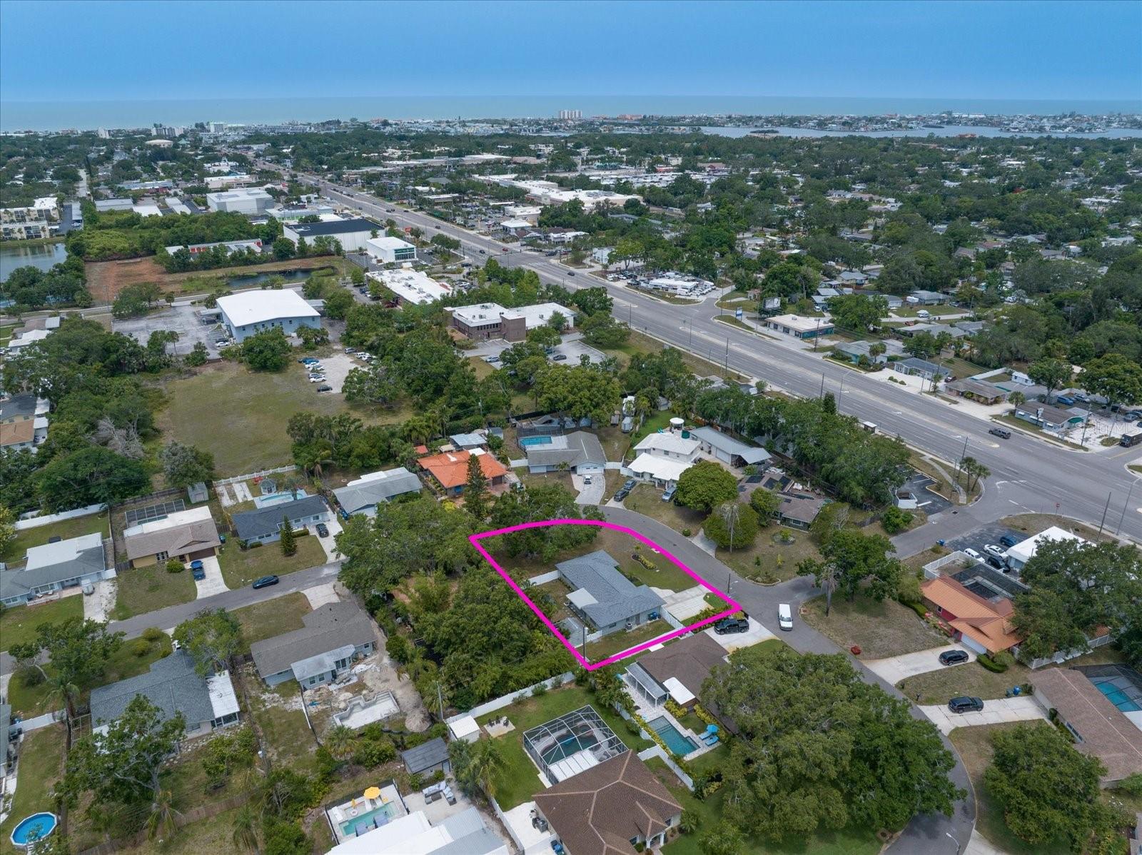 Image 3 of 58 For 13514 Oval Drive W