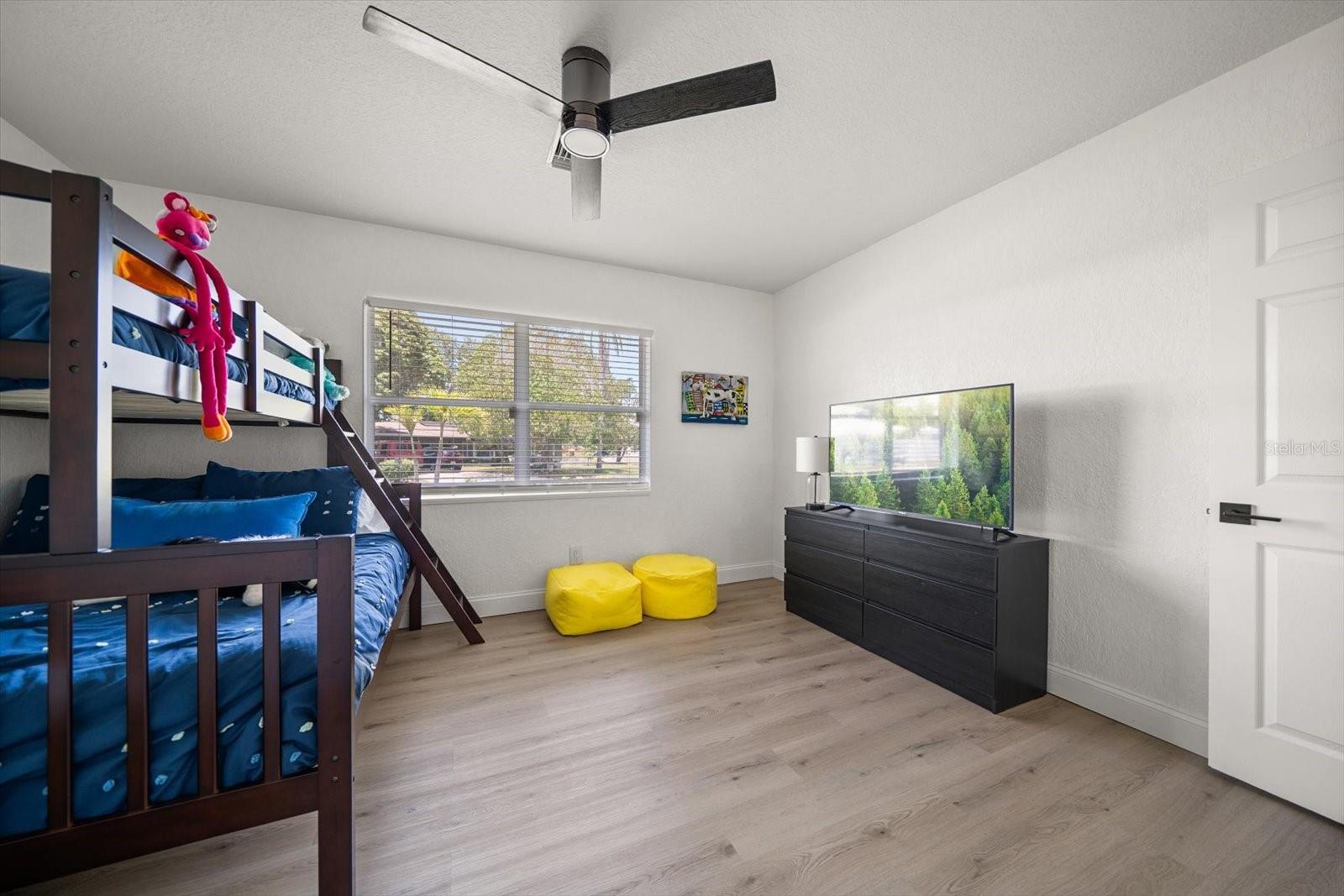 Image 30 of 58 For 13514 Oval Drive W