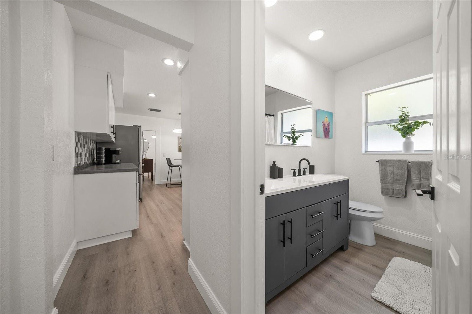 Image 31 of 58 For 13514 Oval Drive W