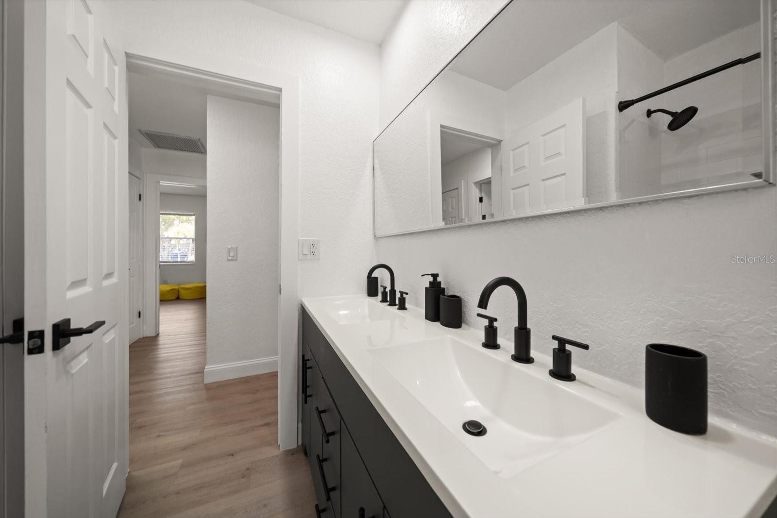 Image 34 of 58 For 13514 Oval Drive W