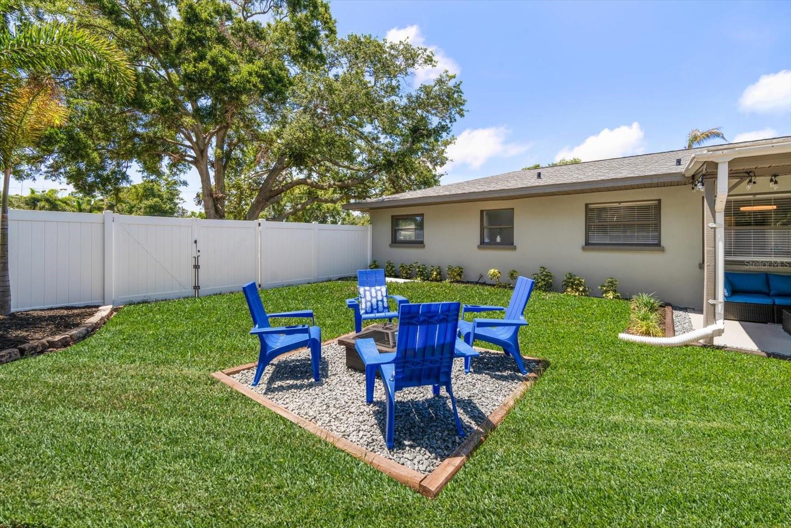Image 42 of 58 For 13514 Oval Drive W