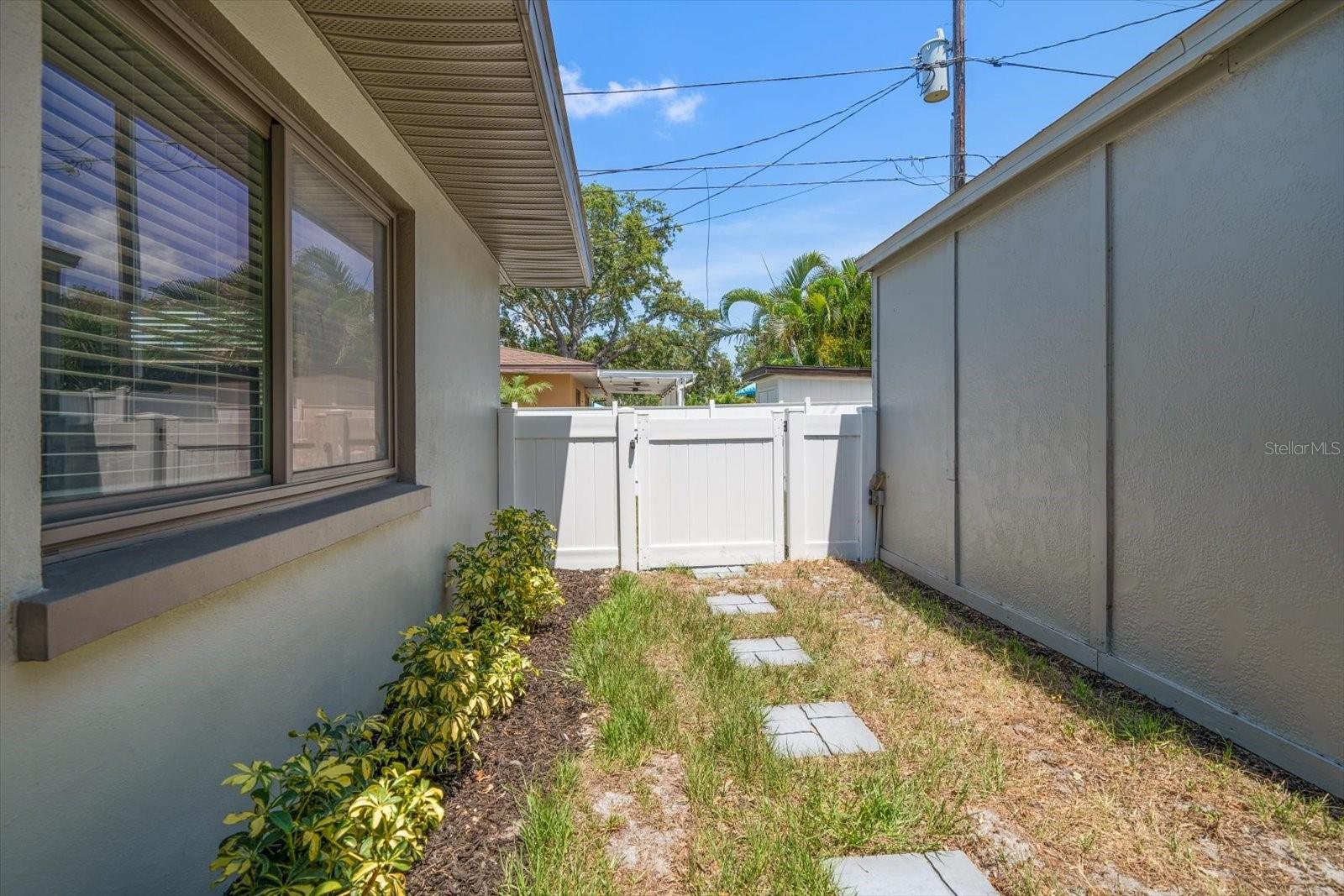 Image 46 of 58 For 13514 Oval Drive W