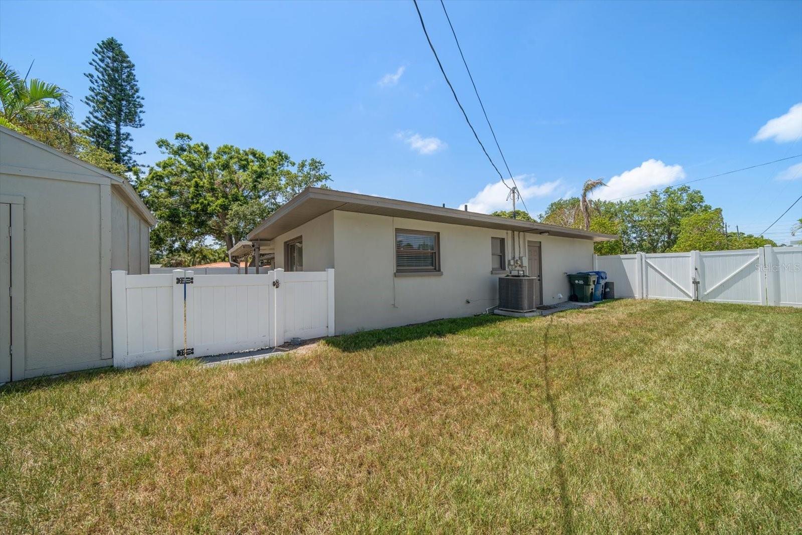 Image 47 of 58 For 13514 Oval Drive W