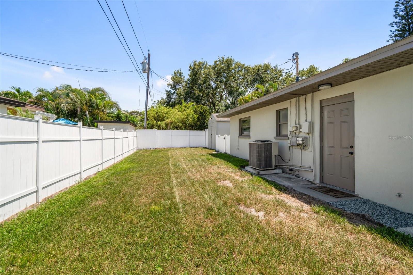 Image 49 of 58 For 13514 Oval Drive W