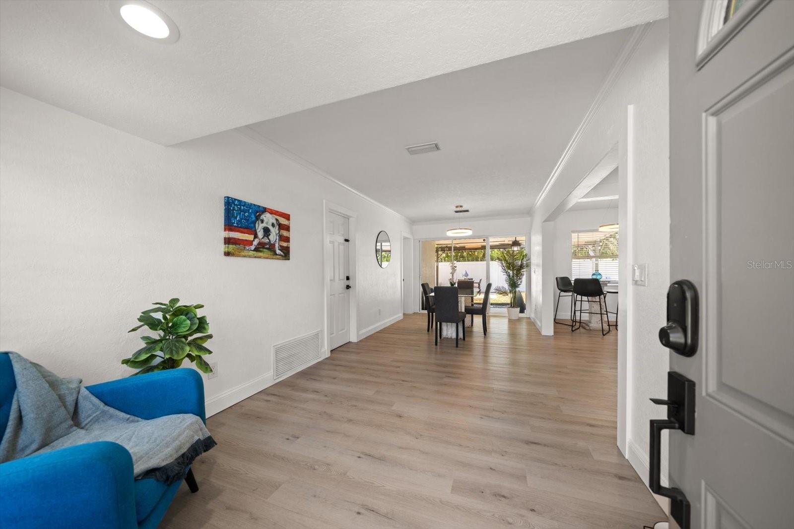 Image 5 of 58 For 13514 Oval Drive W
