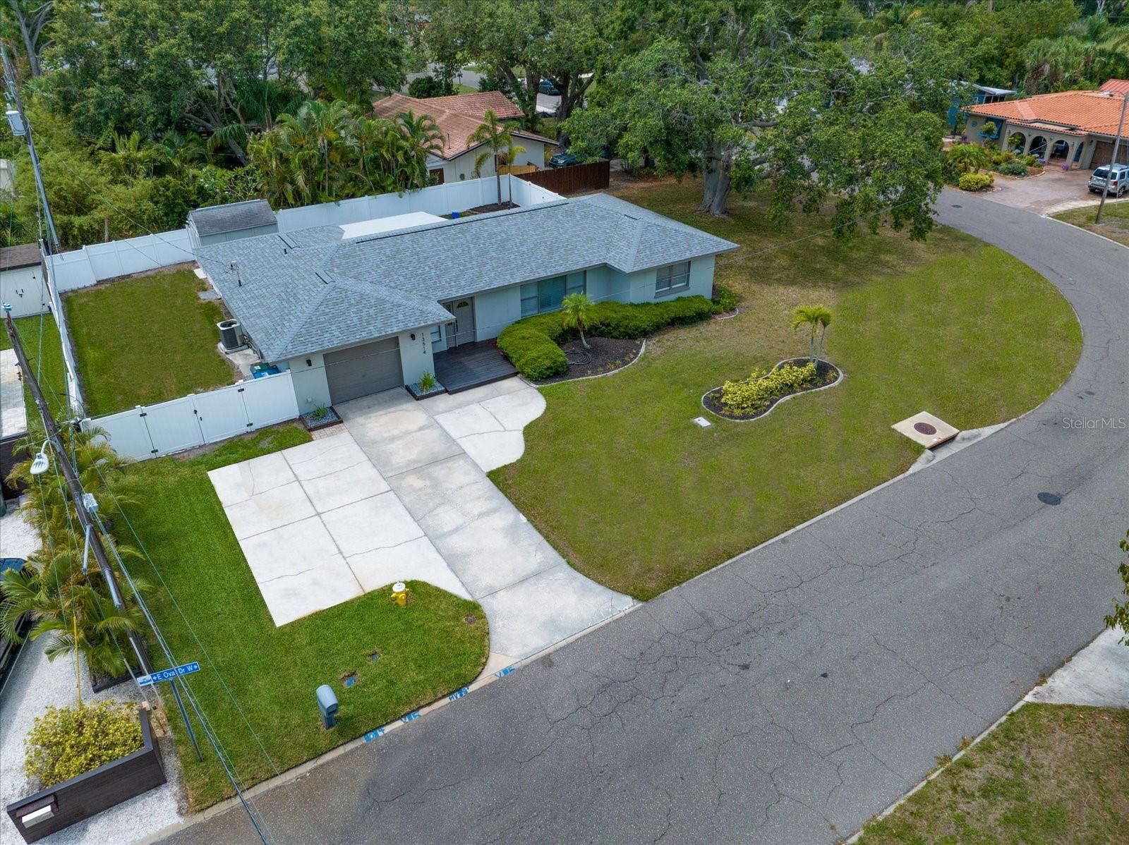 Image 53 of 58 For 13514 Oval Drive W