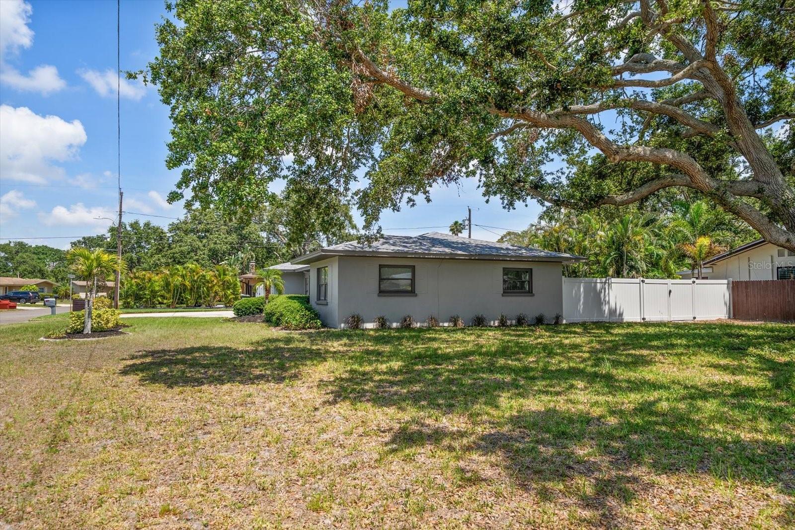 Image 55 of 58 For 13514 Oval Drive W