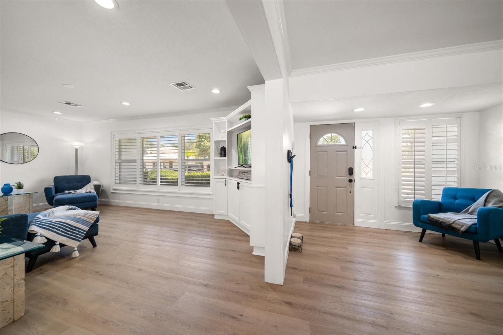 Image 6 of 58 For 13514 Oval Drive W