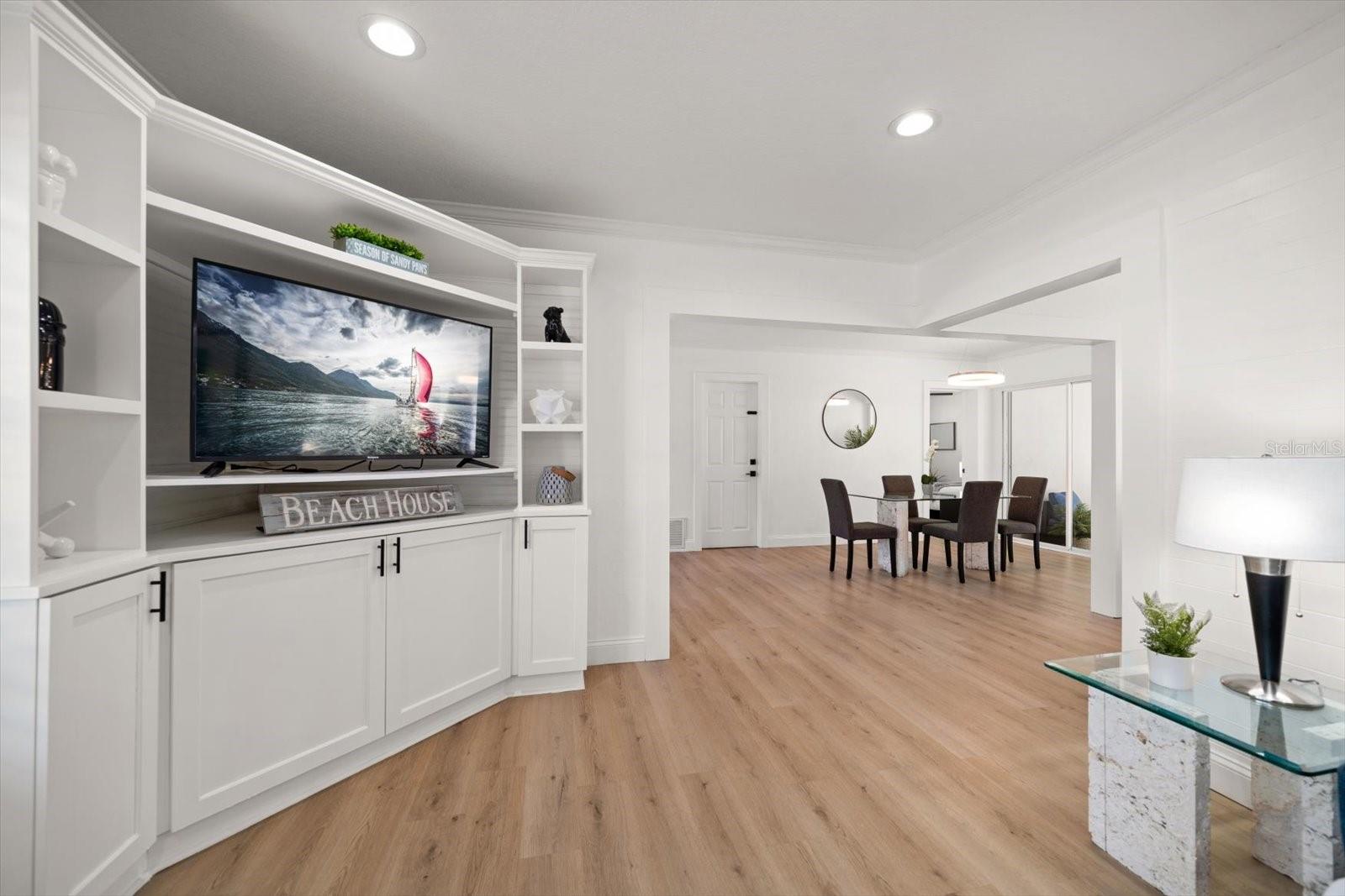 Image 9 of 58 For 13514 Oval Drive W