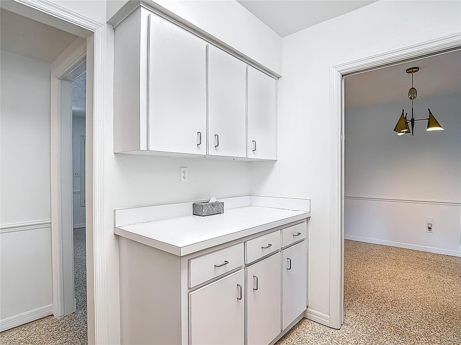 Listing photo id 14 for 4915 Chariton Avenue