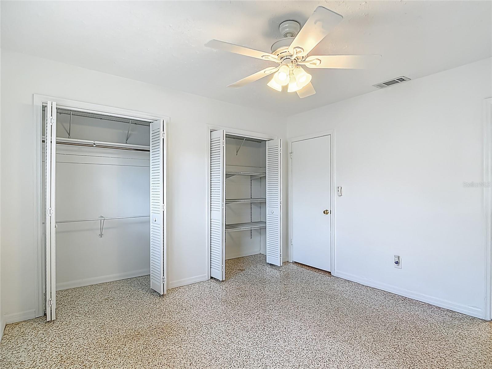 Listing photo id 26 for 4915 Chariton Avenue