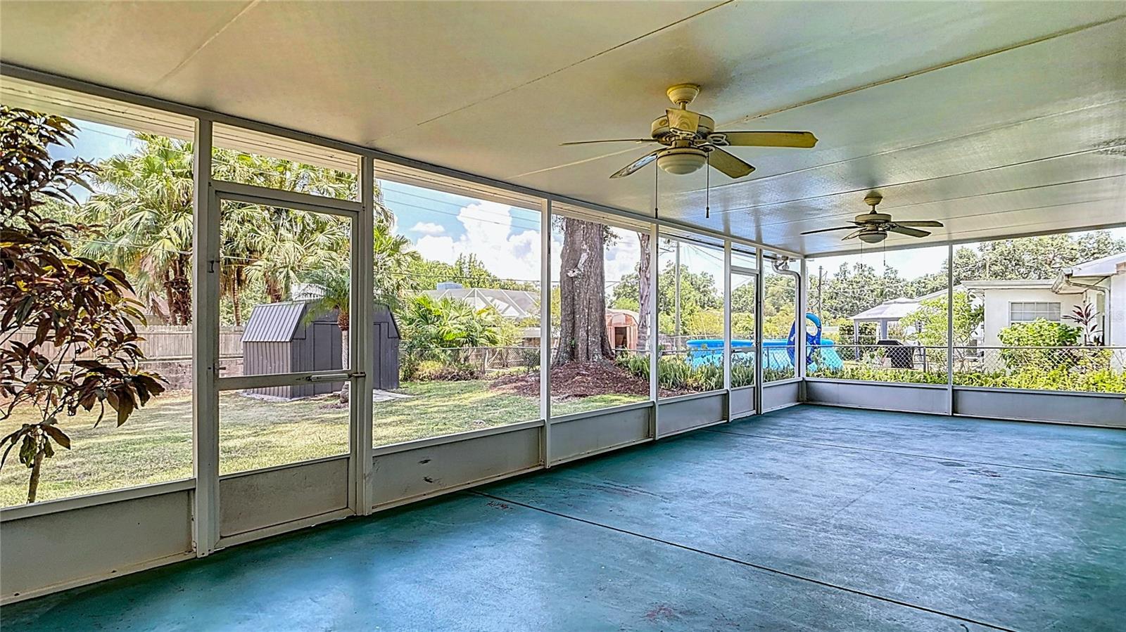 Listing photo id 40 for 4915 Chariton Avenue