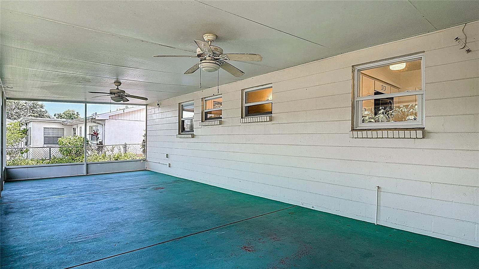 Listing photo id 41 for 4915 Chariton Avenue