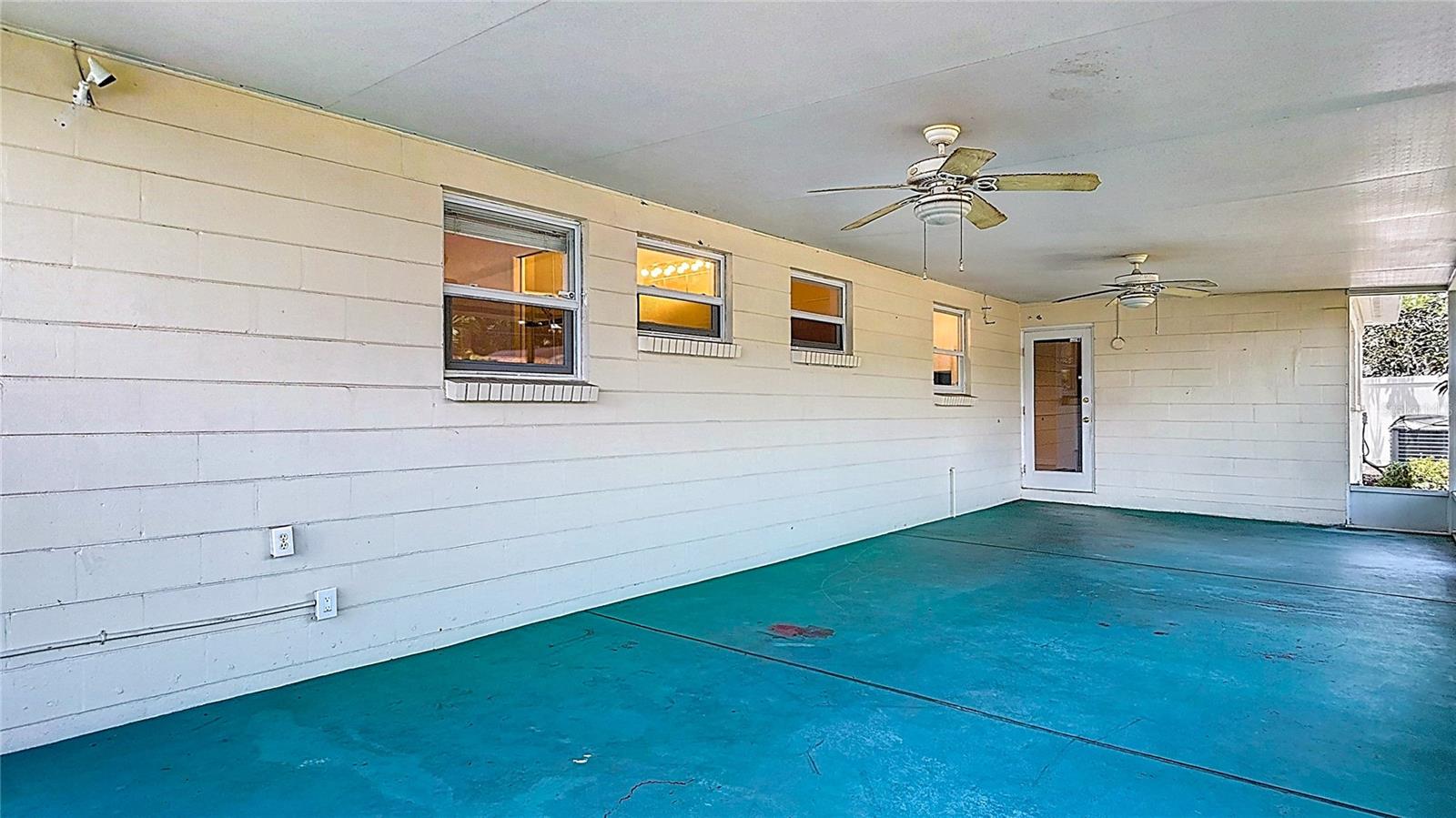 Listing photo id 42 for 4915 Chariton Avenue
