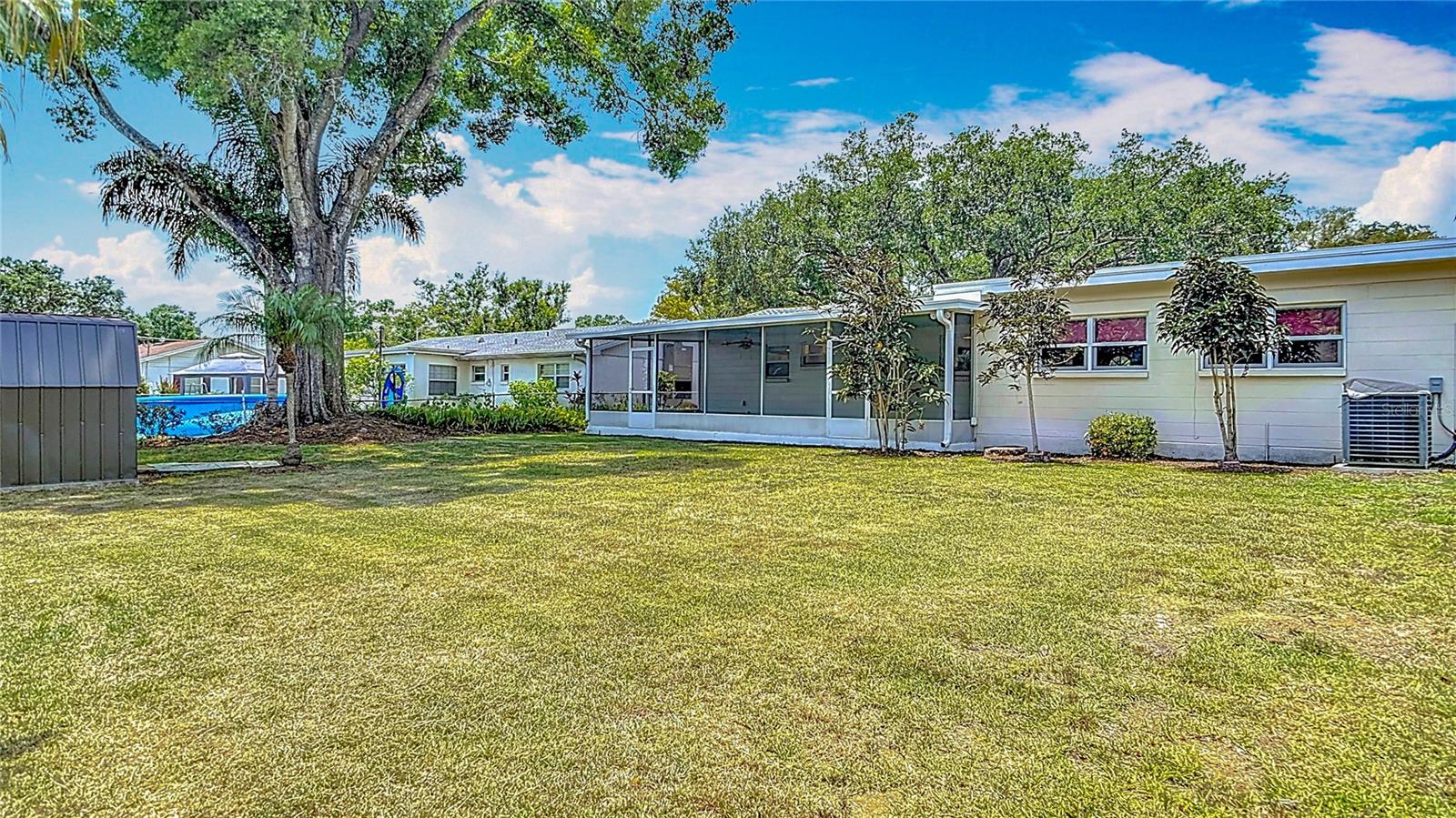 Listing photo id 45 for 4915 Chariton Avenue